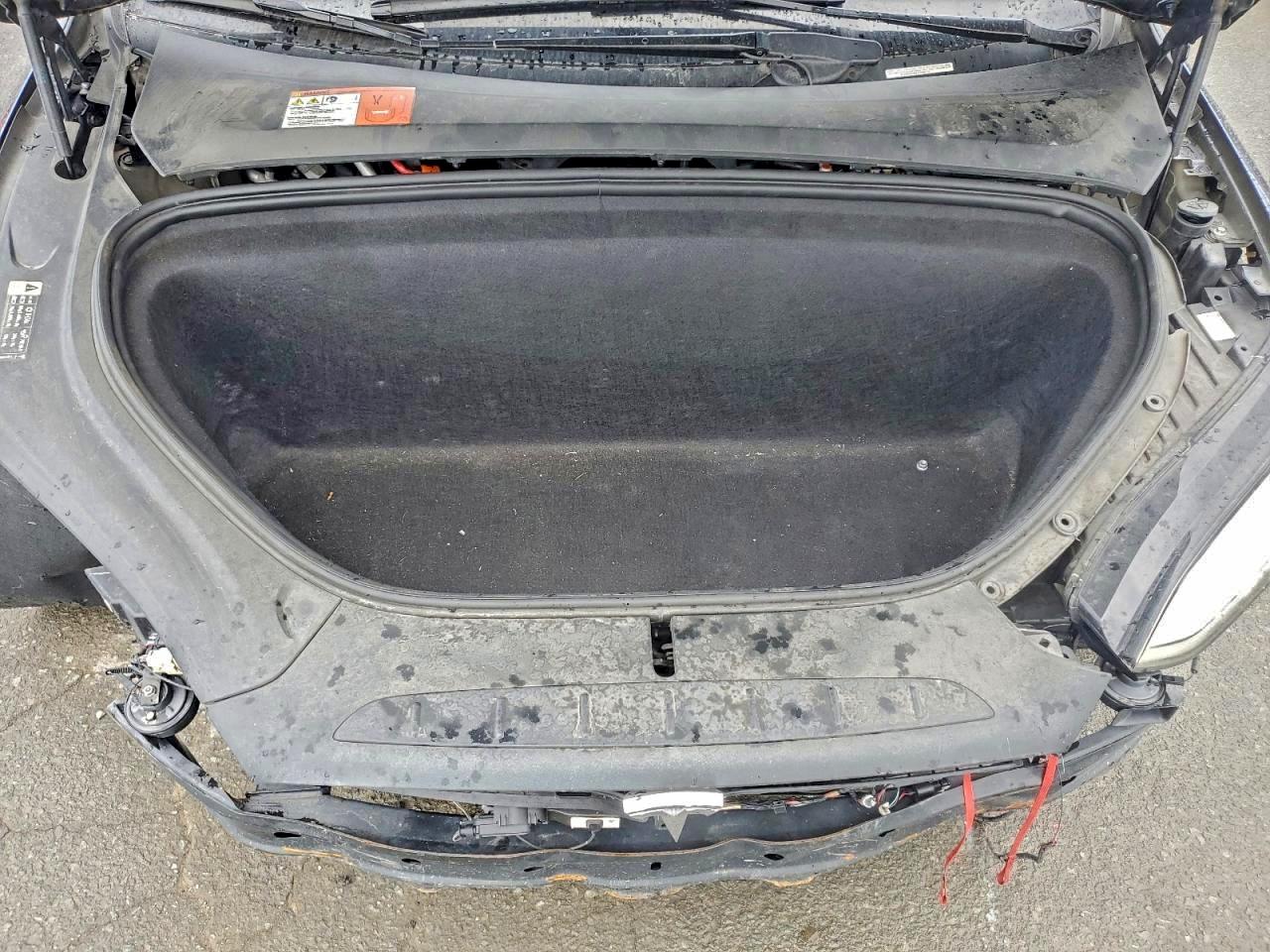 2018 Tesla Model X Gray vin: 5YJXCBE43JF107267