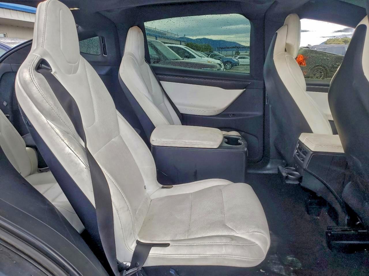2018 Tesla Model X Gray vin: 5YJXCBE43JF107267