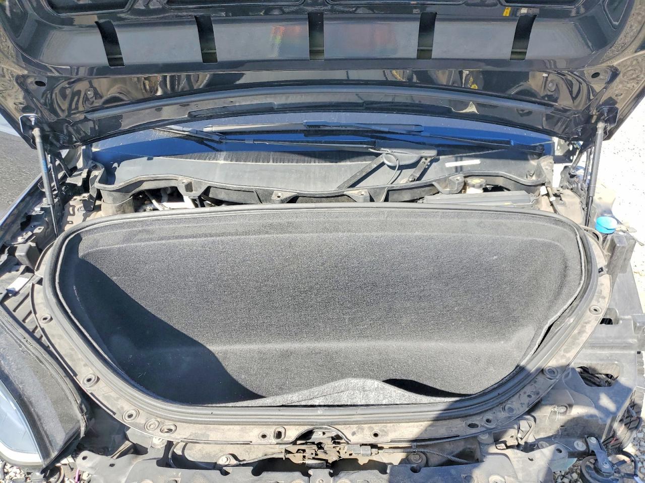 2017 Tesla Model X Серый vin: 5YJXCBE4XHF062726