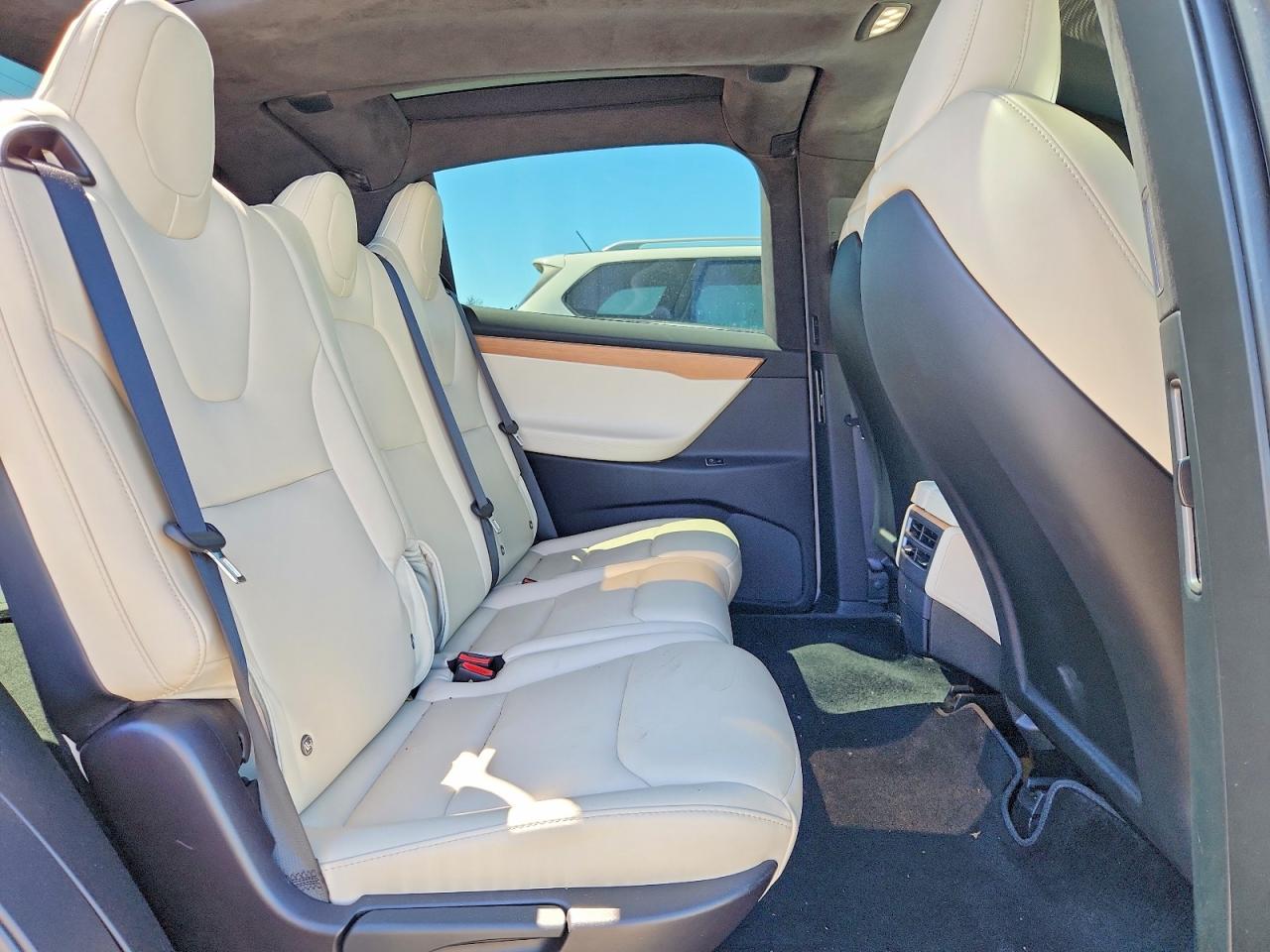 2020 Tesla Model X Белый vin: 5YJXCDE23LF300791
