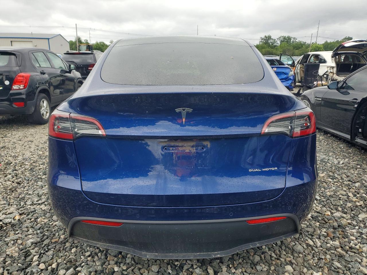 2021 Tesla Model Y Синий vin: 5YJYGAEE0MF179642