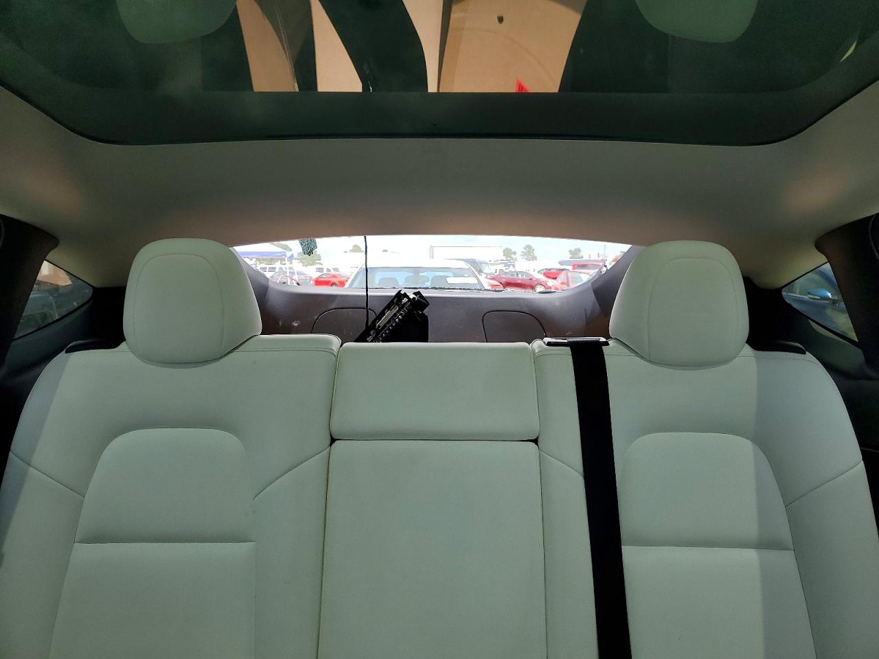 2021 Tesla Model Y White vin: 5YJYGAEE7MF151580