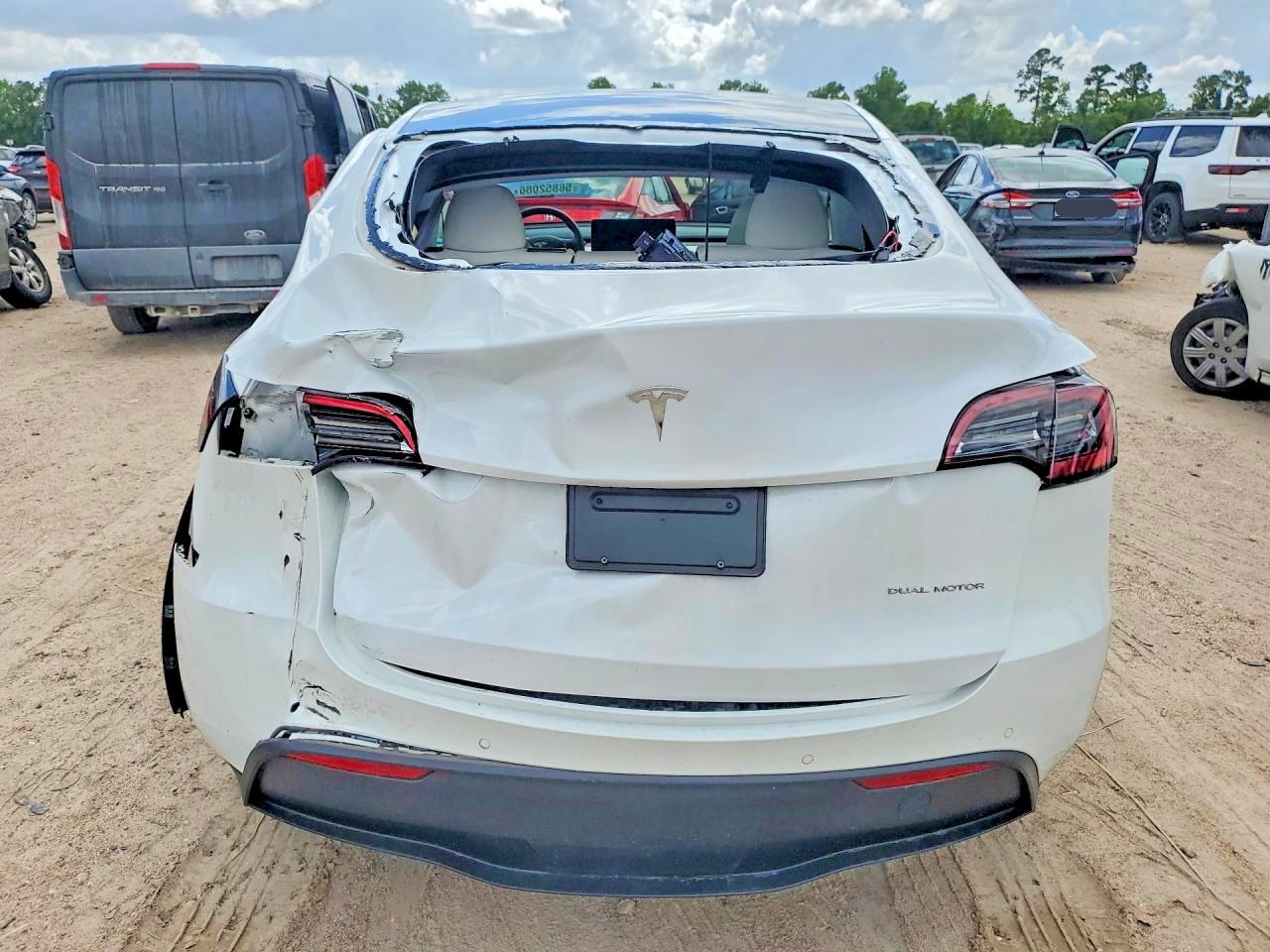 2021 Tesla Model Y White vin: 5YJYGAEE7MF151580