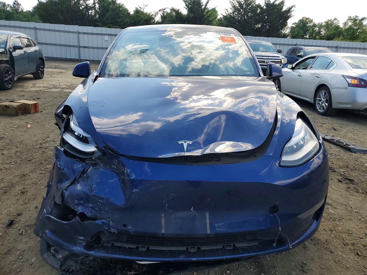 2021 Tesla Model Y Blue vin: 5YJYGDEE2MF061593