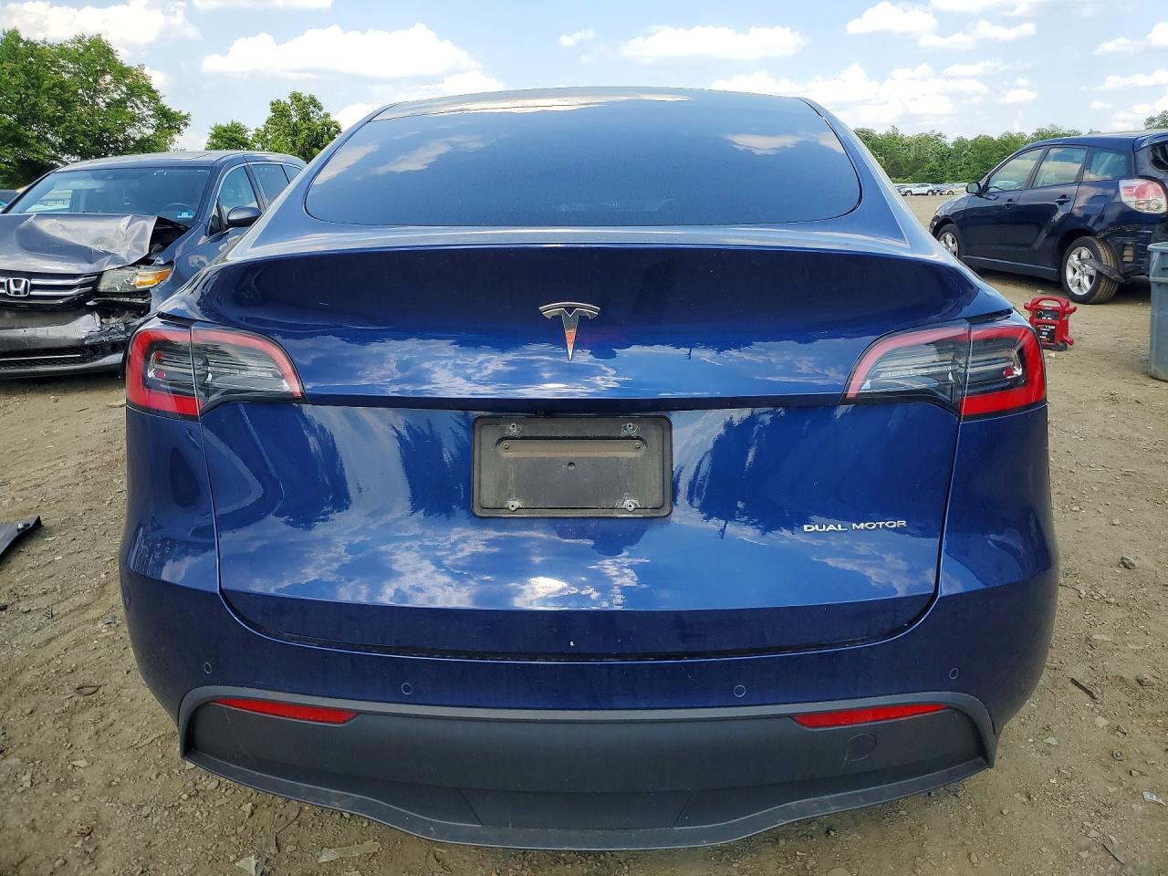 2021 Tesla Model Y Blue vin: 5YJYGDEE2MF061593