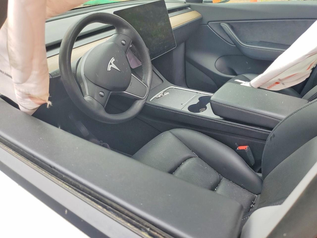 2021 Tesla Model Y White vin: 5YJYGDEE2MF181801
