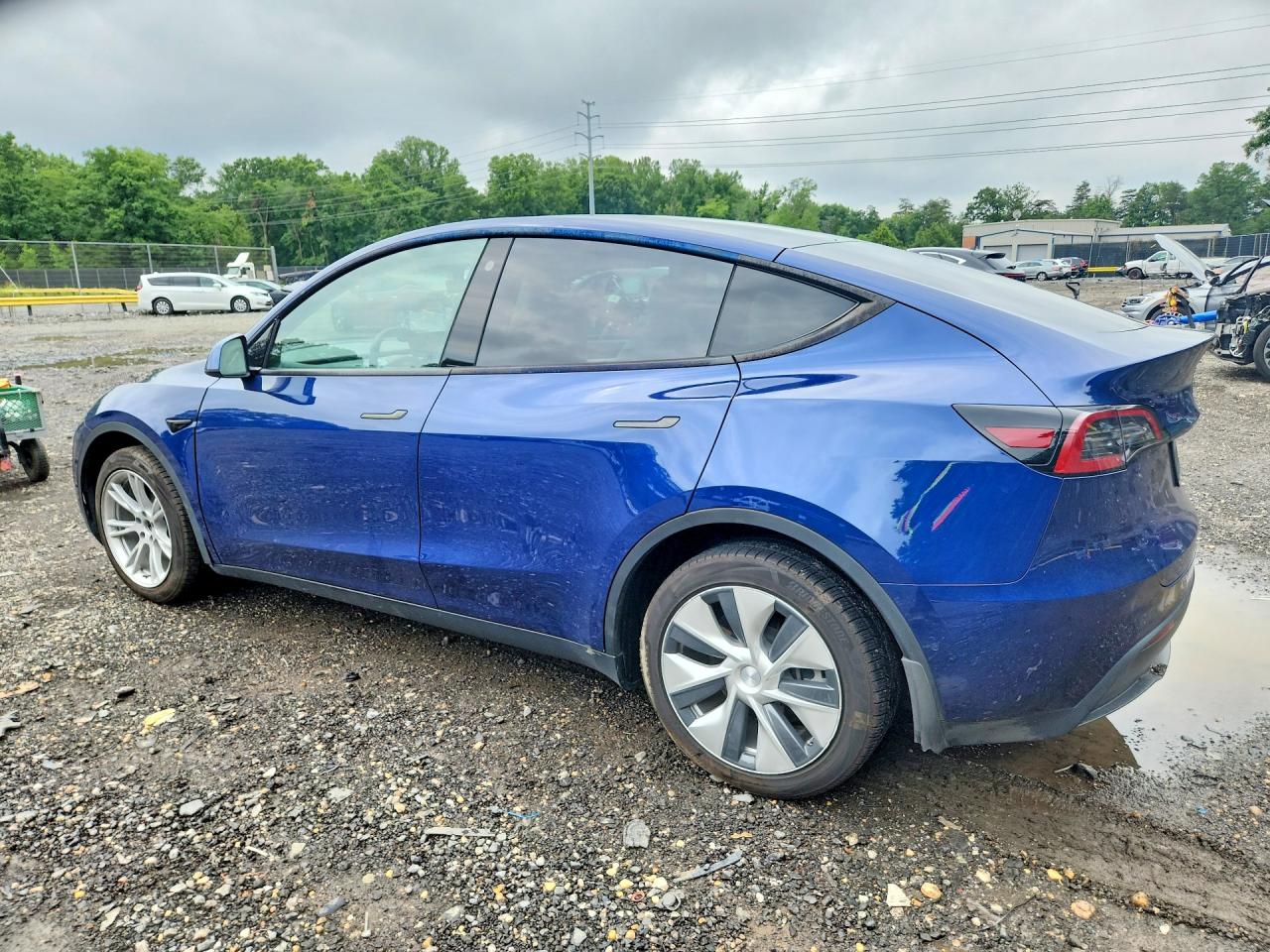 2021 Tesla Model Y Blue vin: 5YJYGDEE3MF303680