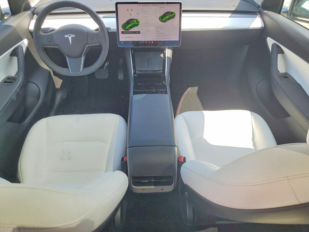 2020 Tesla Model Y White vin: 5YJYGDEE4LF032627