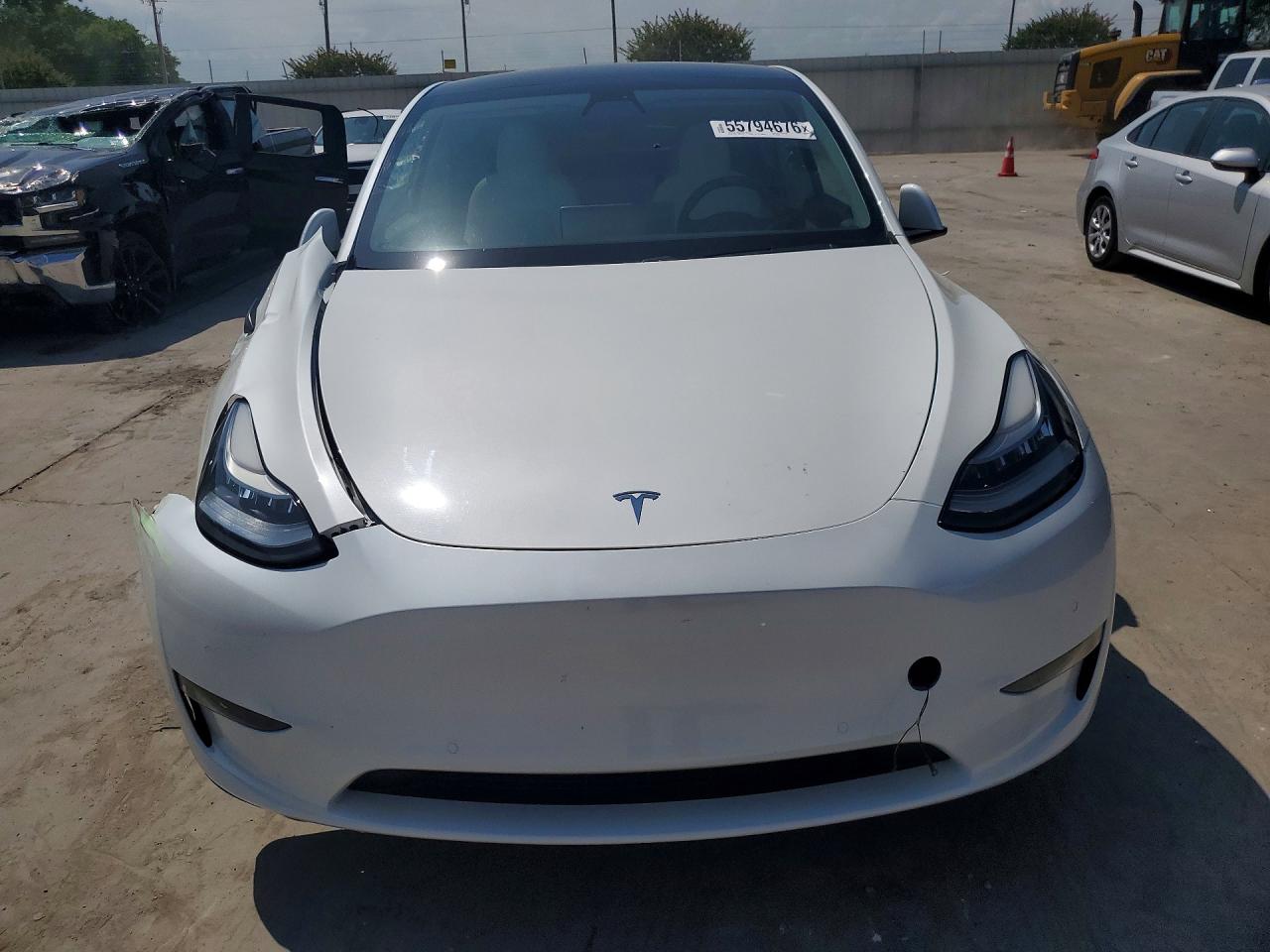 2020 Tesla Model Y White vin: 5YJYGDEE4LF032627