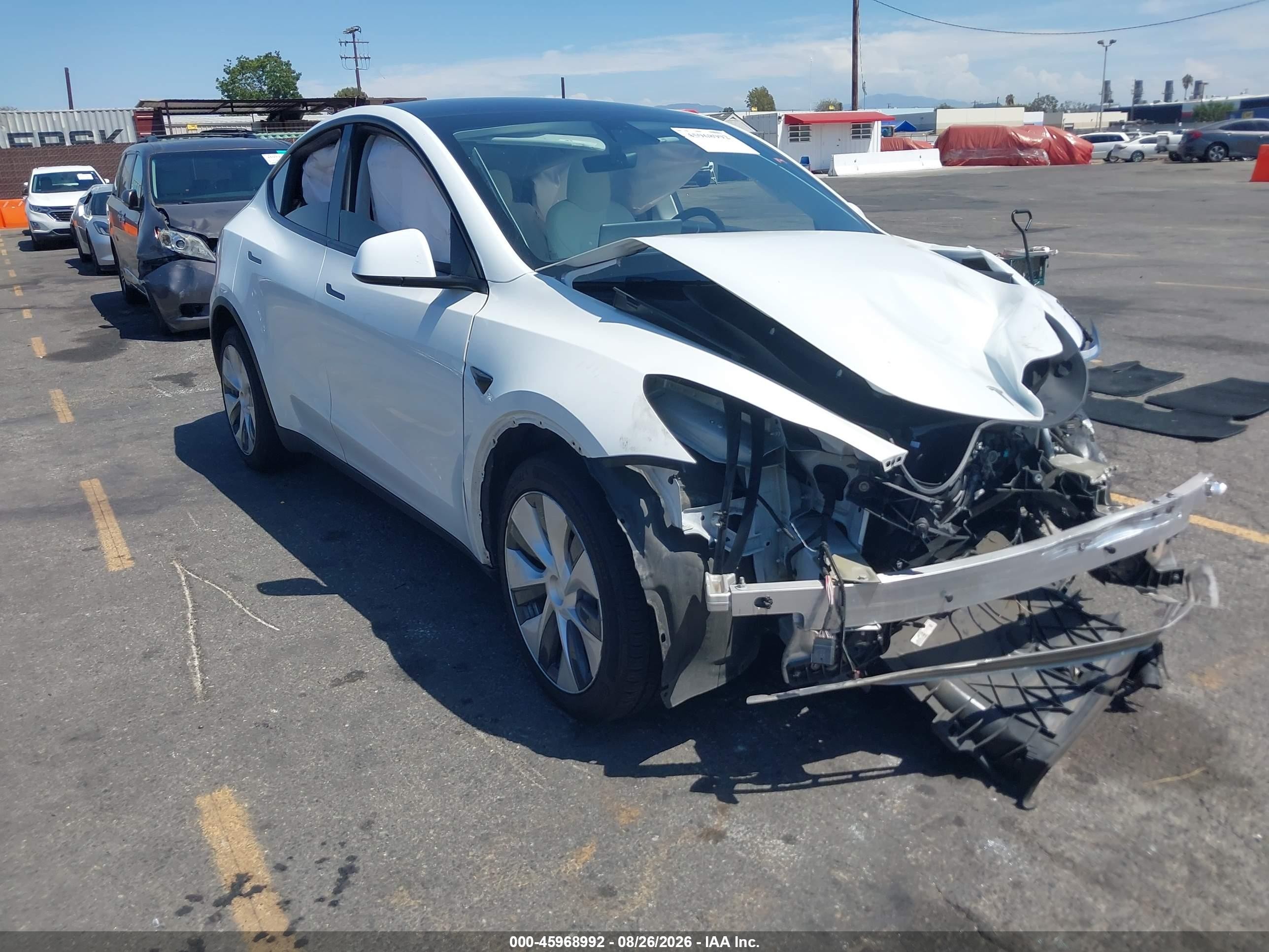 2021 Tesla Model Y Long Range Dual Motor All-wheel Drive White vin: 5YJYGDEE4MF122250