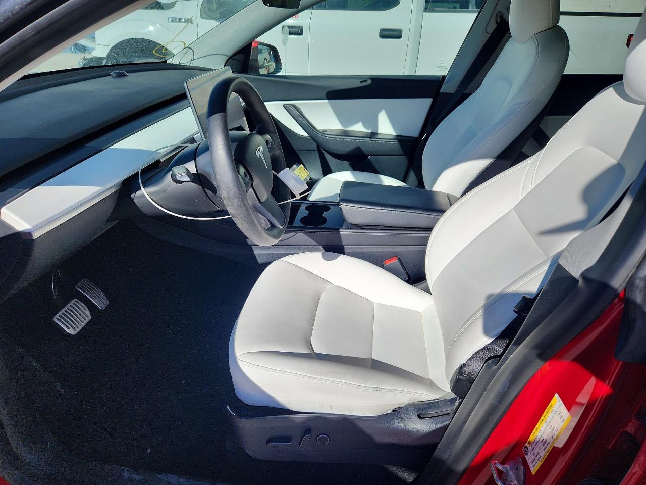2021 Tesla Model Y Red vin: 5YJYGDEE4MF216273