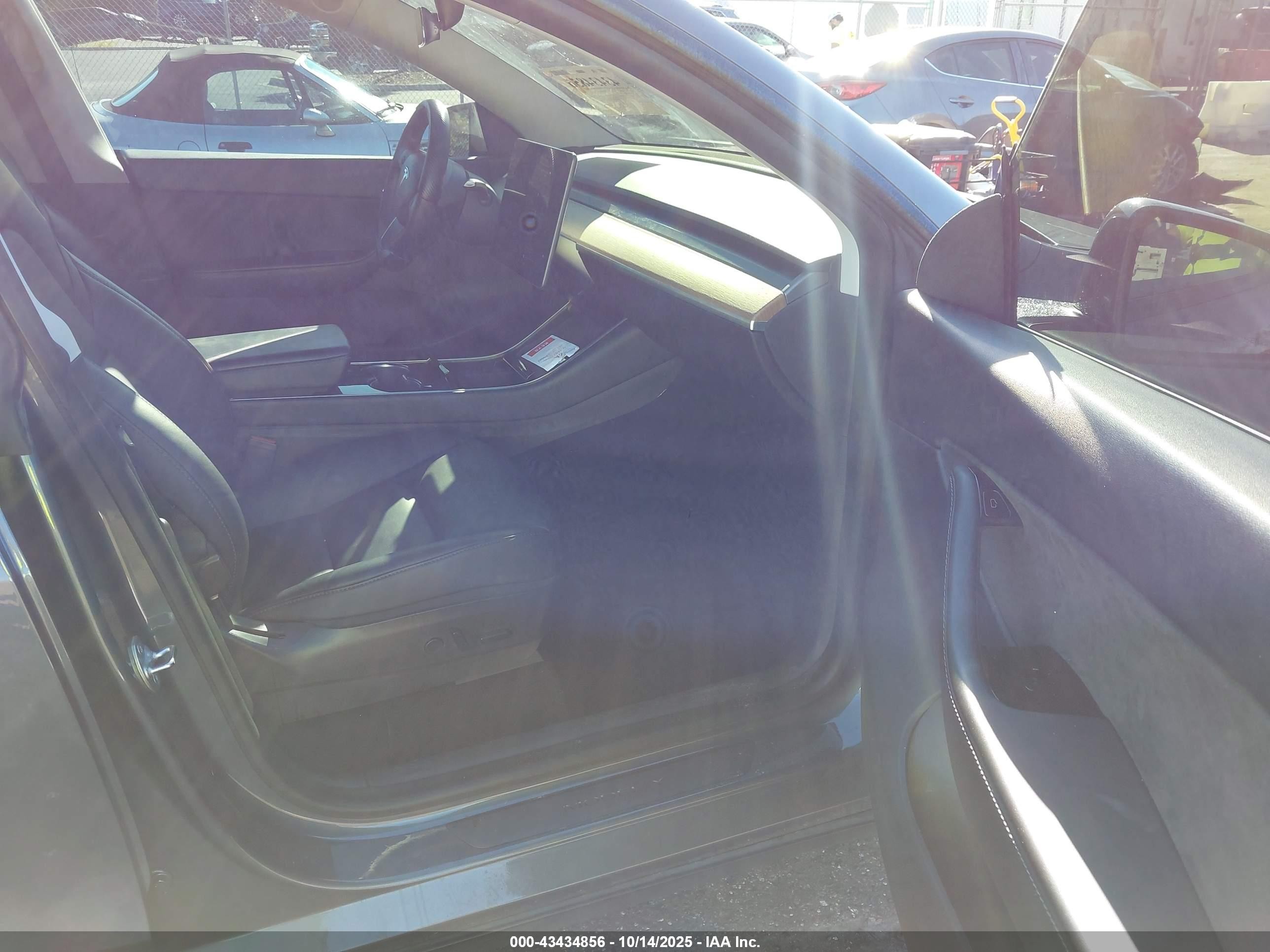 2020 Tesla Model Y Long Range Dual Motor All-wheel Drive Gray vin: 5YJYGDEE6LF041751