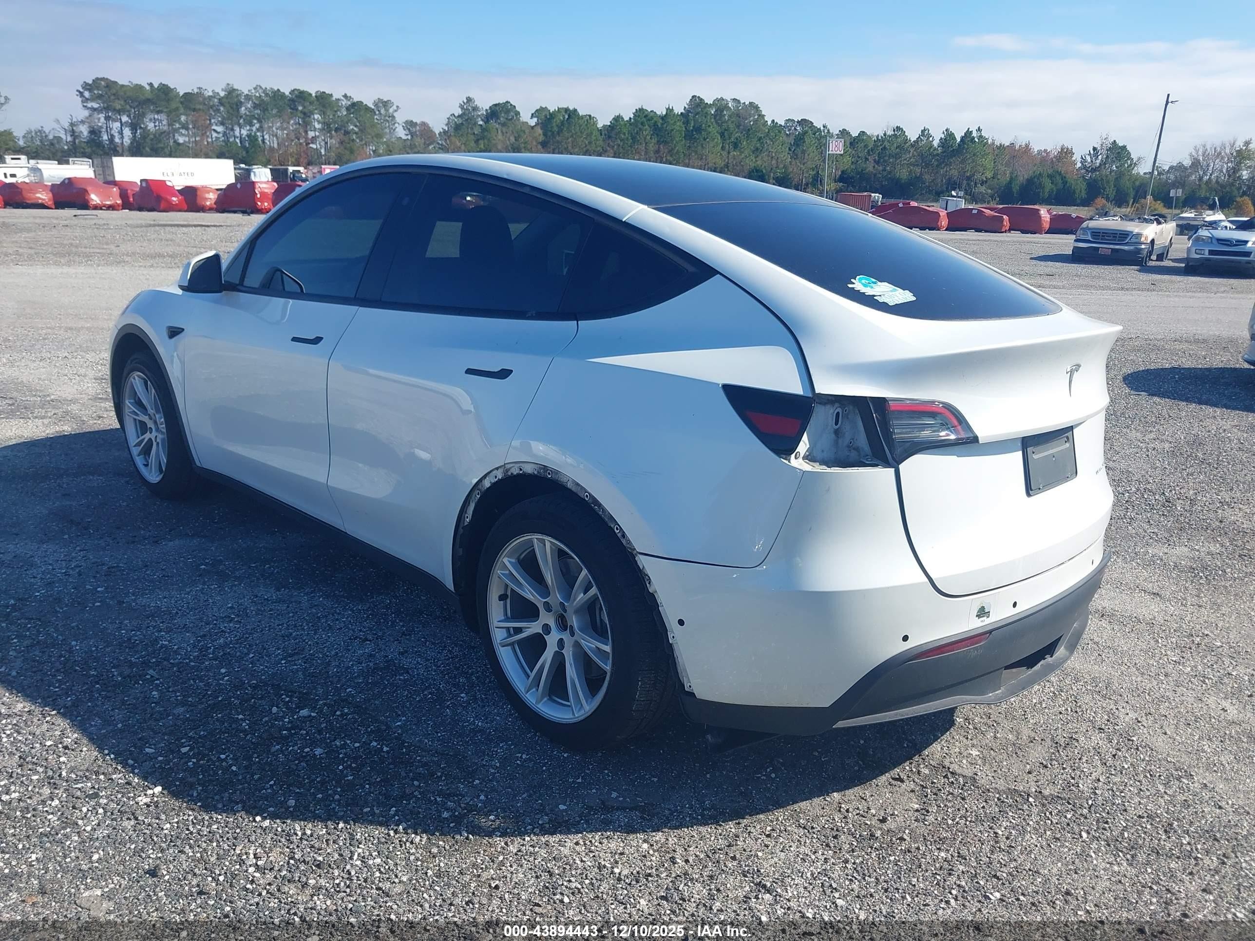 2020 Tesla Model Y Long Range Dual Motor All-wheel Drive Белый vin: 5YJYGDEE6LF052667