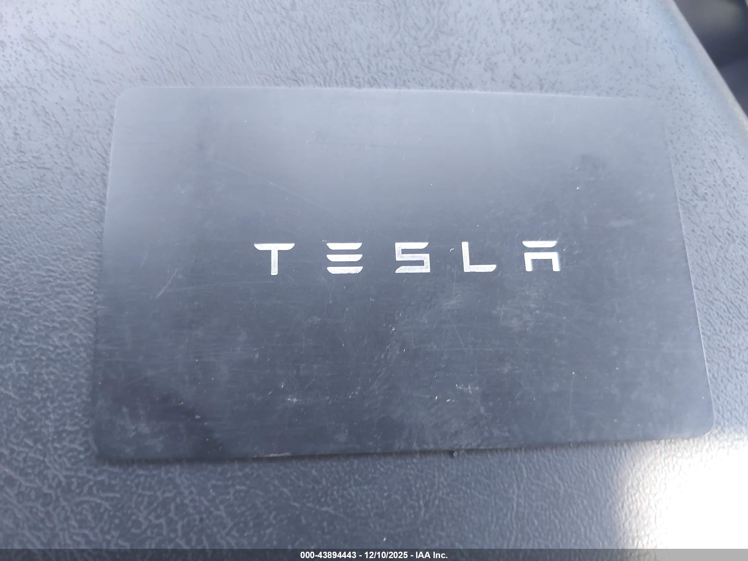 2020 Tesla Model Y Long Range Dual Motor All-wheel Drive Белый vin: 5YJYGDEE6LF052667
