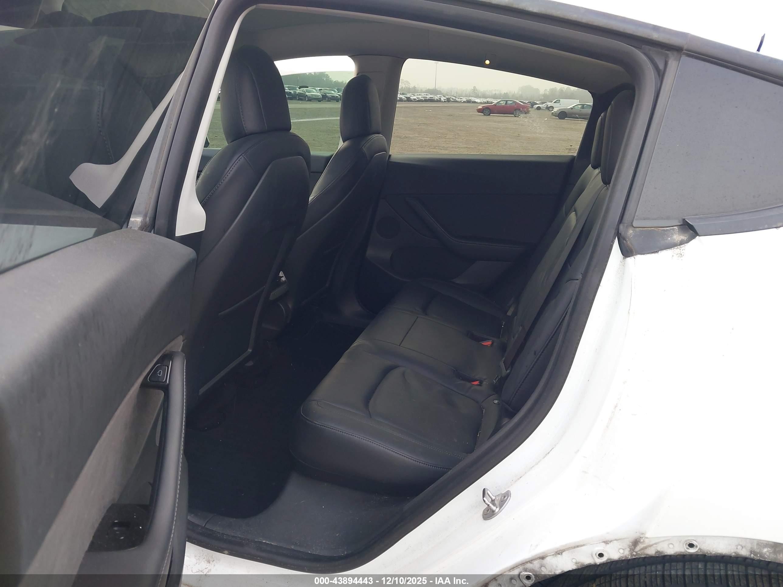 2020 Tesla Model Y Long Range Dual Motor All-wheel Drive Белый vin: 5YJYGDEE6LF052667
