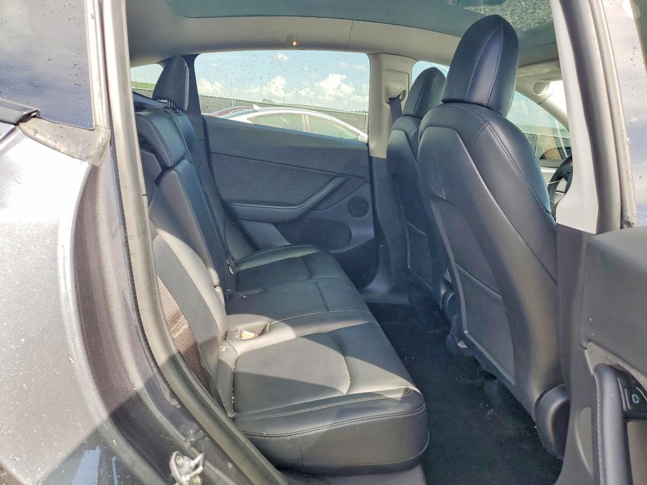 2021 Tesla Model Y Серый vin: 5YJYGDEE6MF093589