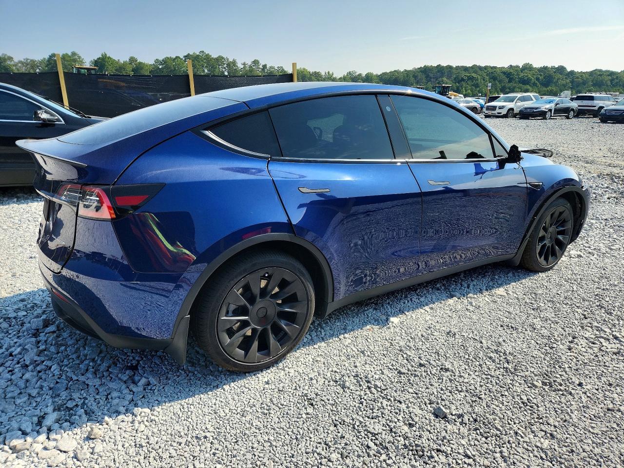 2021 Tesla Model Y Blue vin: 5YJYGDEE6MF141236