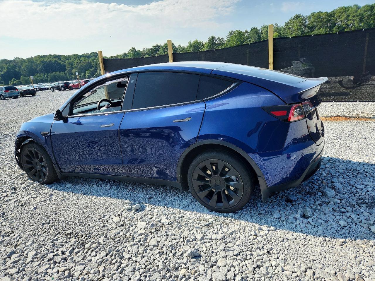 2021 Tesla Model Y Blue vin: 5YJYGDEE6MF141236