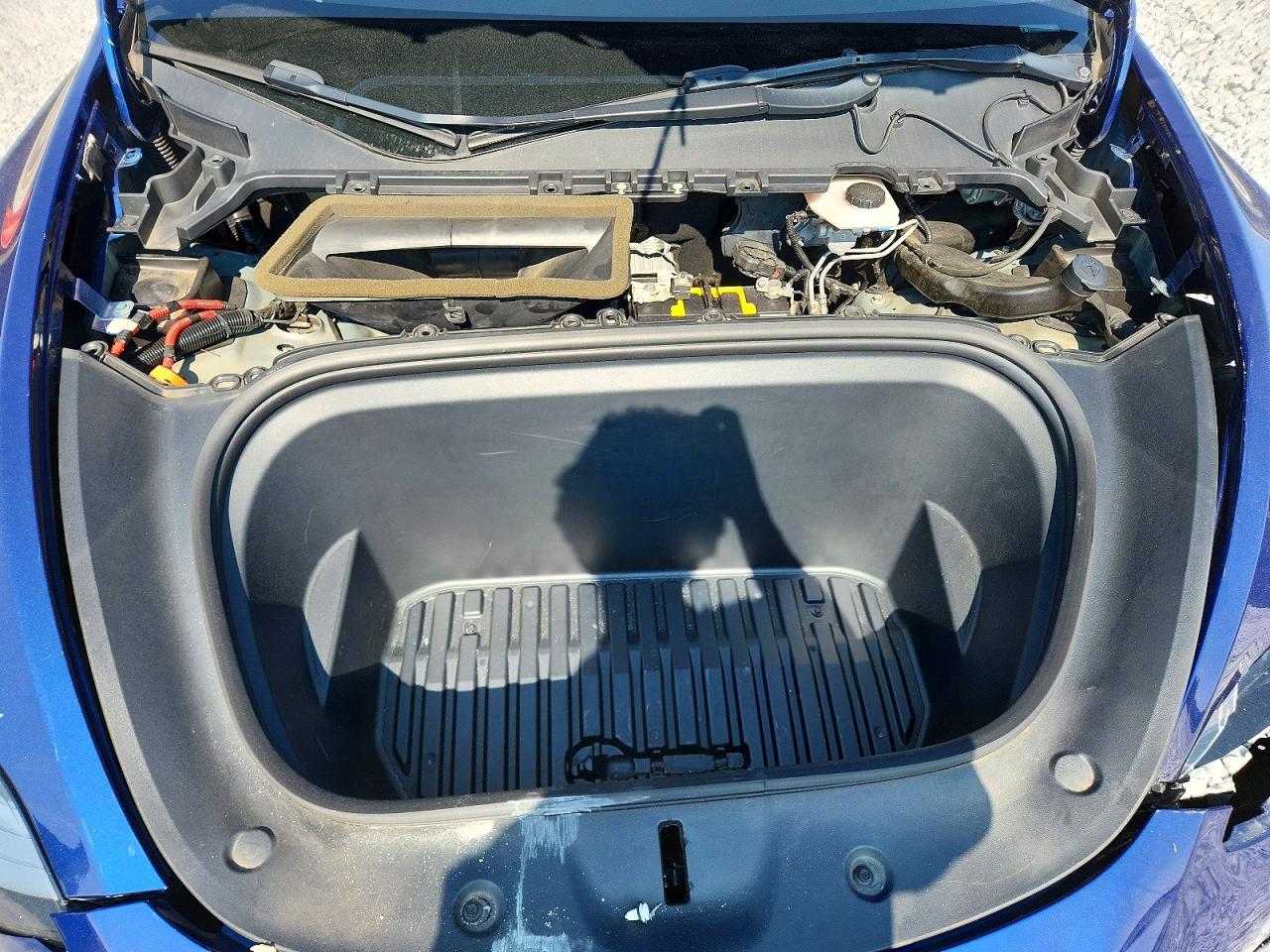 2021 Tesla Model Y Blue vin: 5YJYGDEE6MF141236