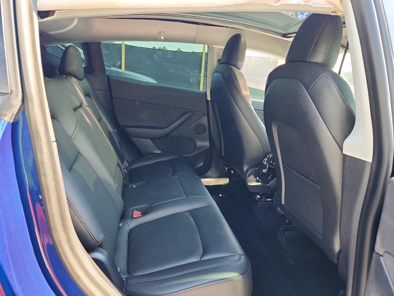 2021 Tesla Model Y Blue vin: 5YJYGDEE6MF141236