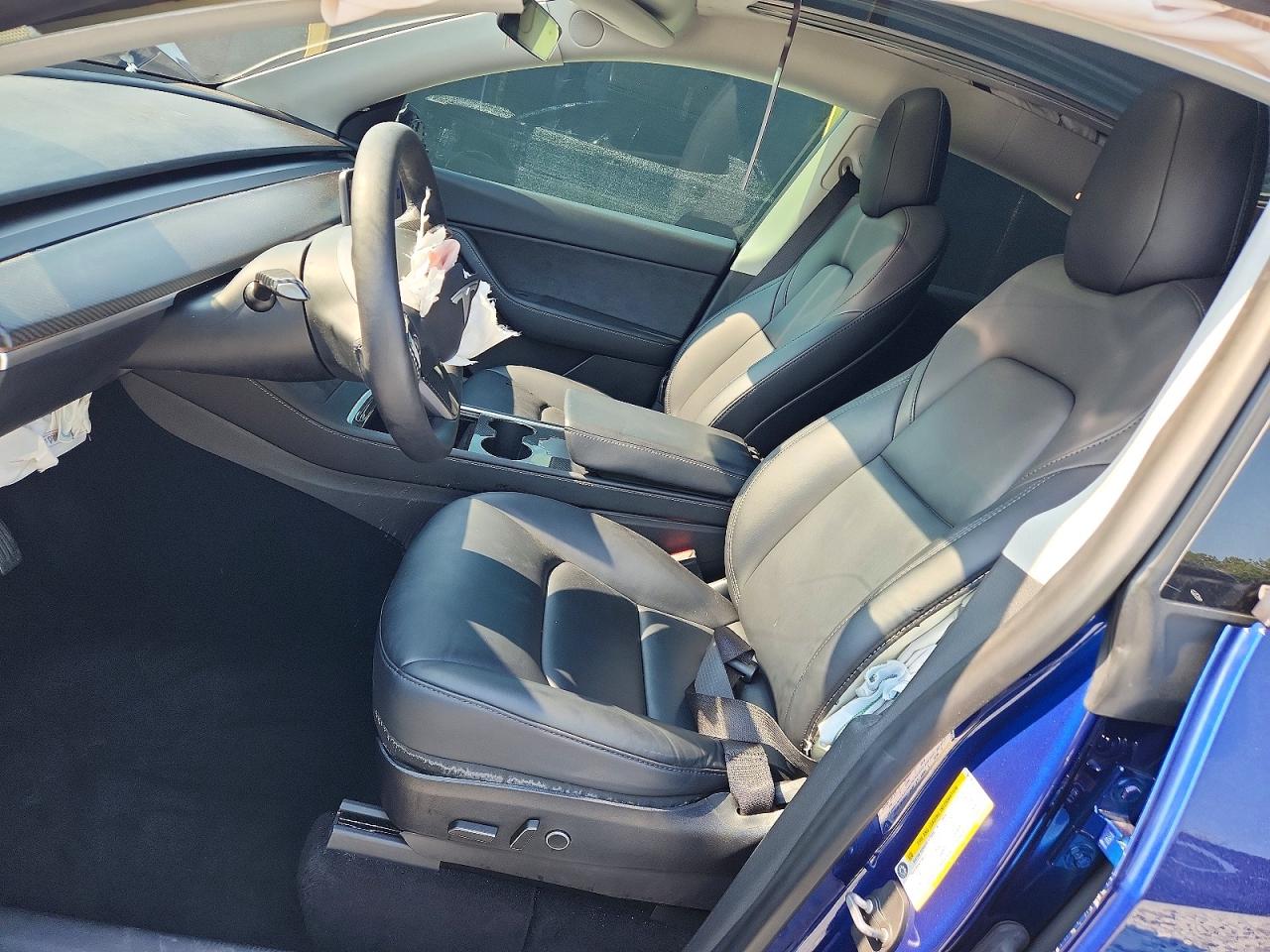 2021 Tesla Model Y Blue vin: 5YJYGDEE6MF141236