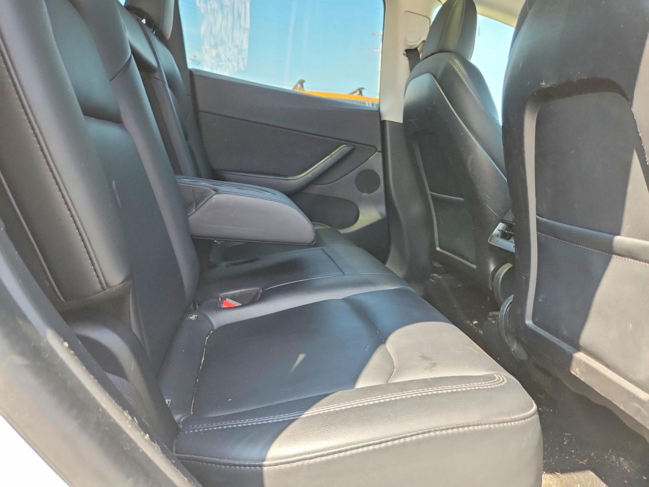 2021 Tesla Model Y White vin: 5YJYGDEE7MF118659