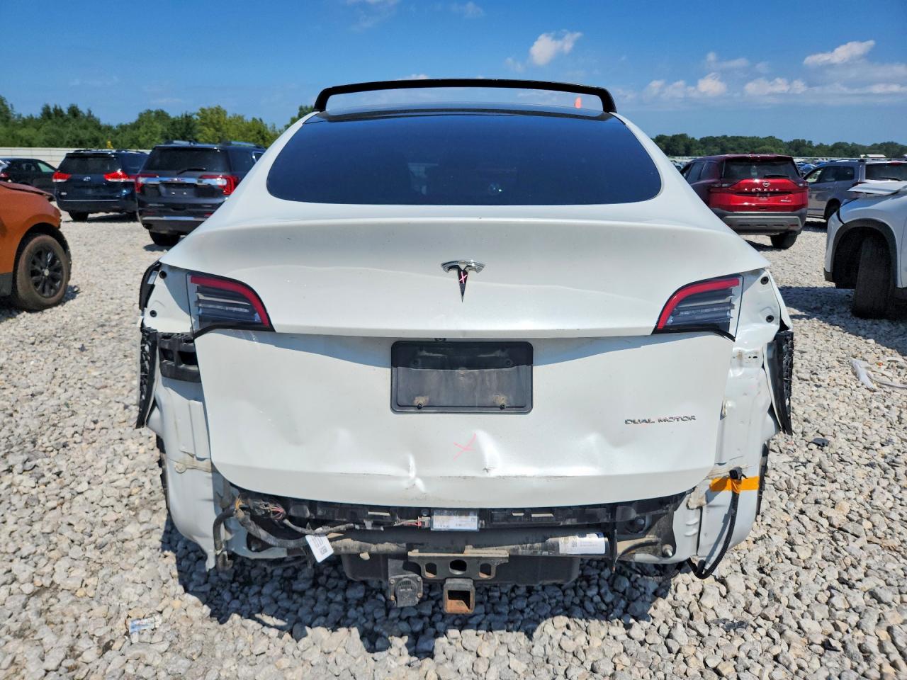 2021 Tesla Model Y White vin: 5YJYGDEE7MF118659