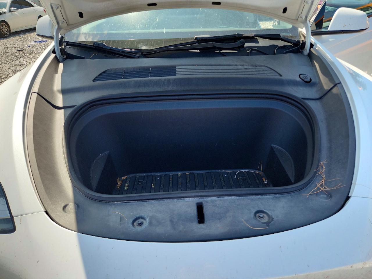 2021 Tesla Model Y White vin: 5YJYGDEE7MF118659