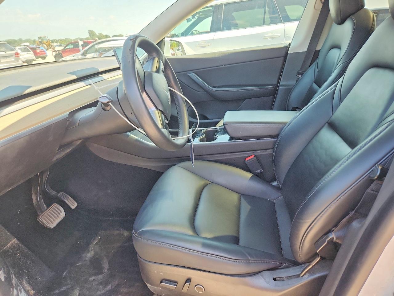 2021 Tesla Model Y White vin: 5YJYGDEE7MF118659