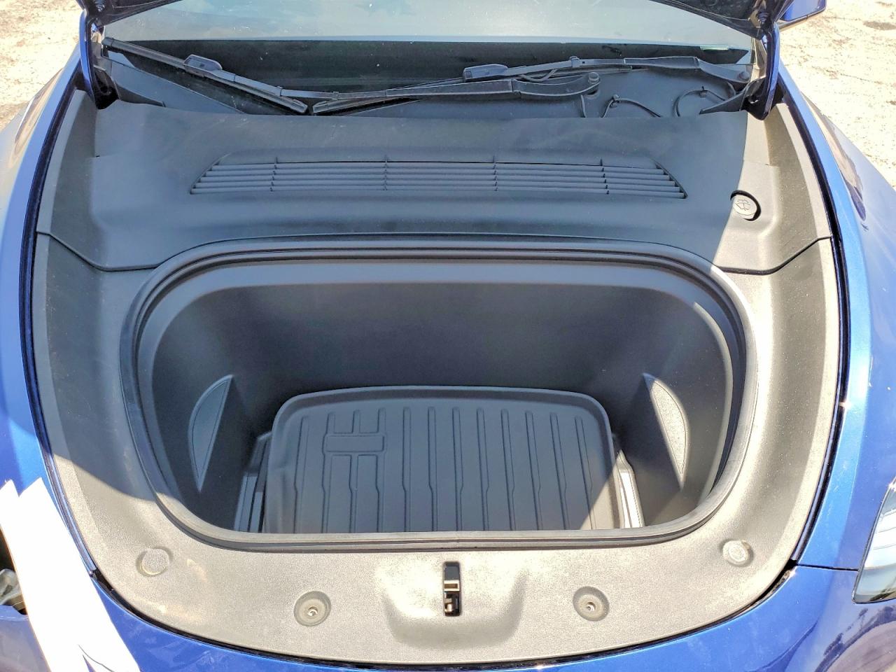 2021 Tesla Model Y Blue vin: 5YJYGDEE8MF274953