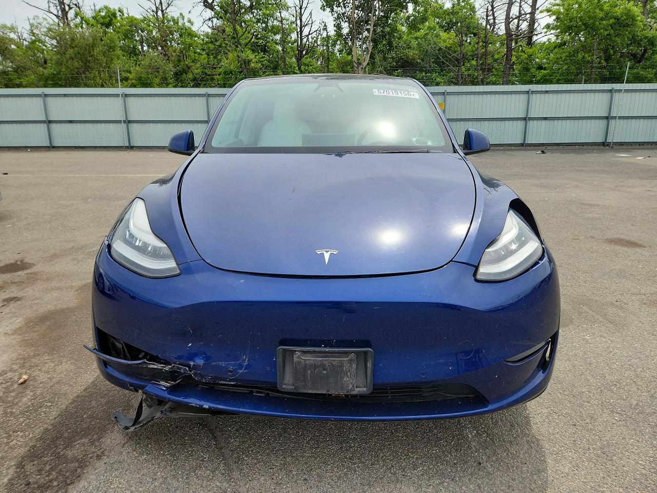 2020 Tesla Model Y Синий vin: 5YJYGDEE9LF044756