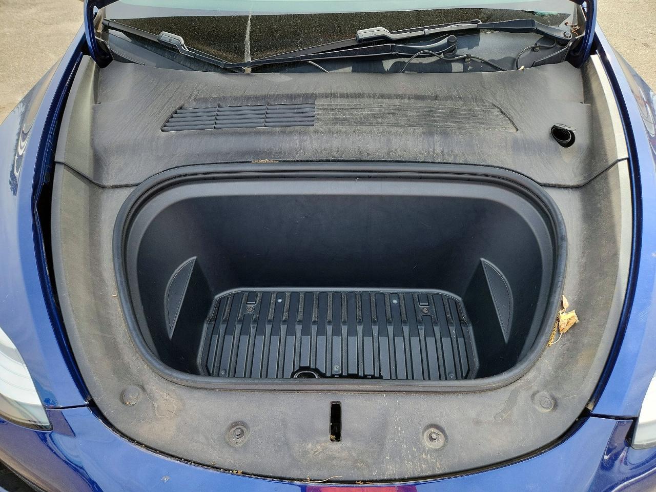 2020 Tesla Model Y Синий vin: 5YJYGDEE9LF044756