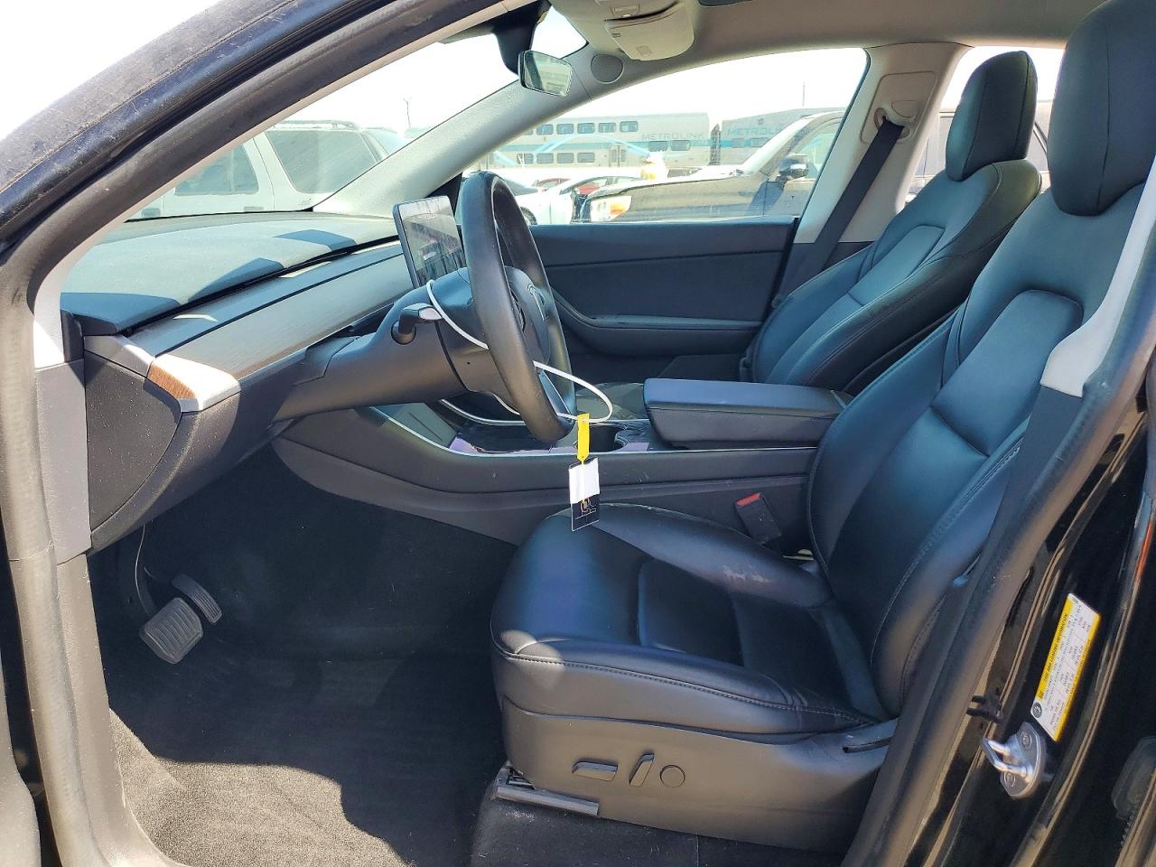2020 Tesla Model Y Black vin: 5YJYGDEEXLF016240