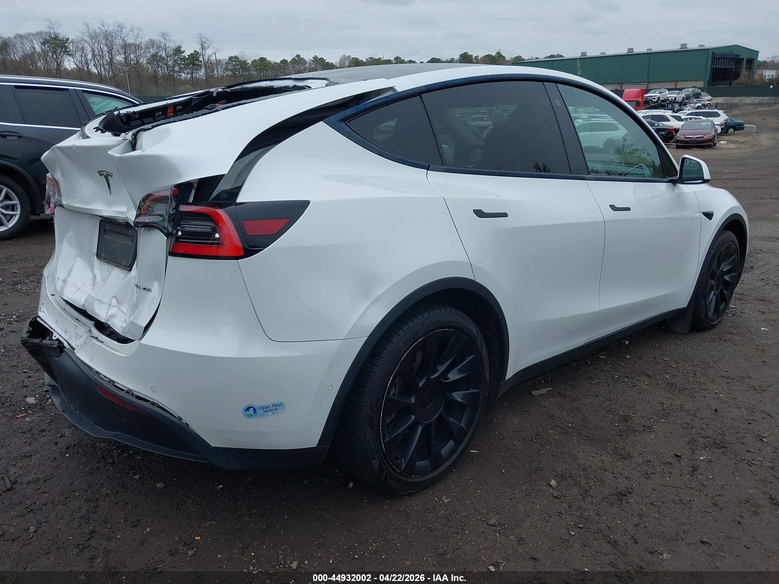 2021 Tesla Model Y Long Range Dual Motor All-wheel Drive Белый vin: 5YJYGDEEXMF065987