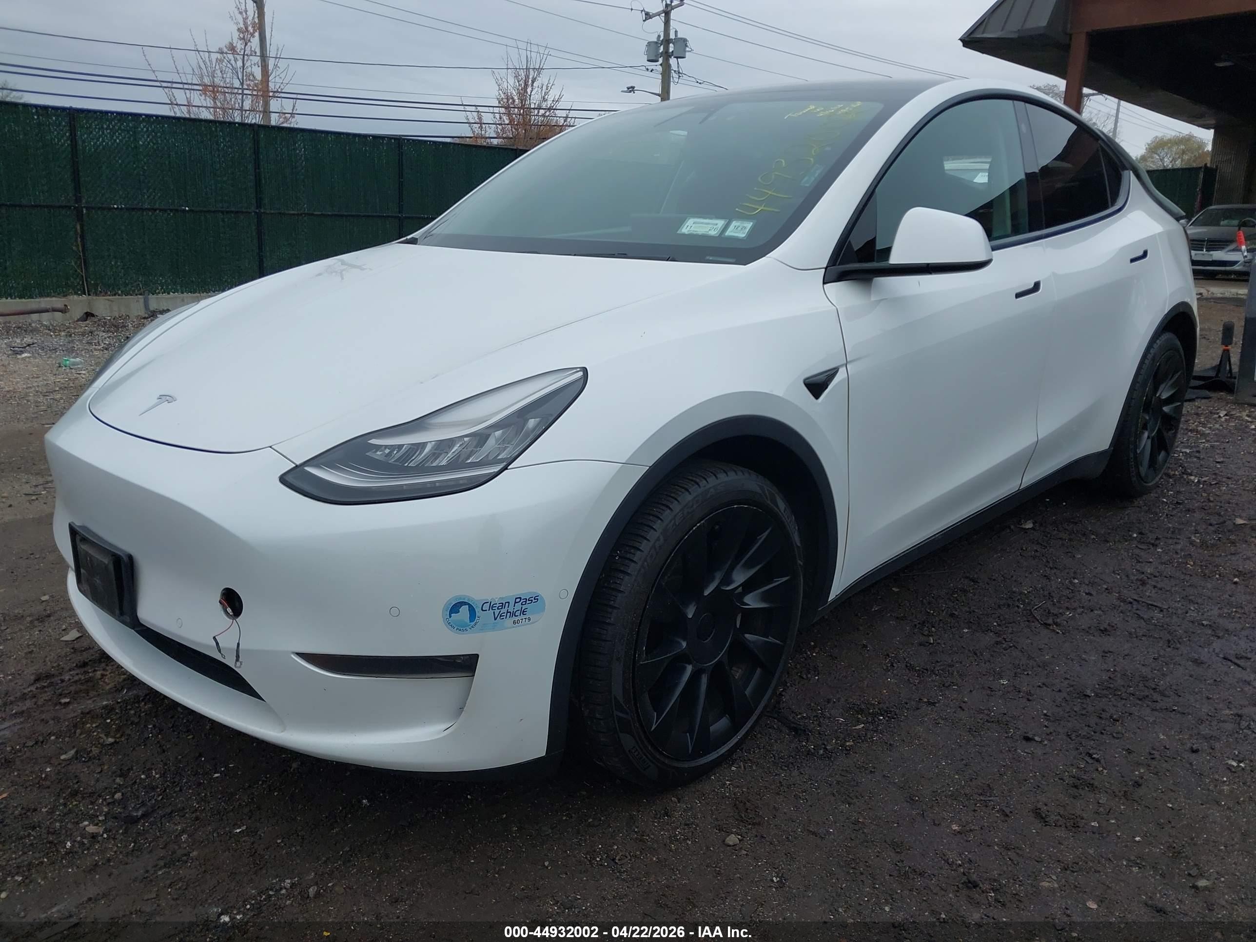 2021 Tesla Model Y Long Range Dual Motor All-wheel Drive Белый vin: 5YJYGDEEXMF065987
