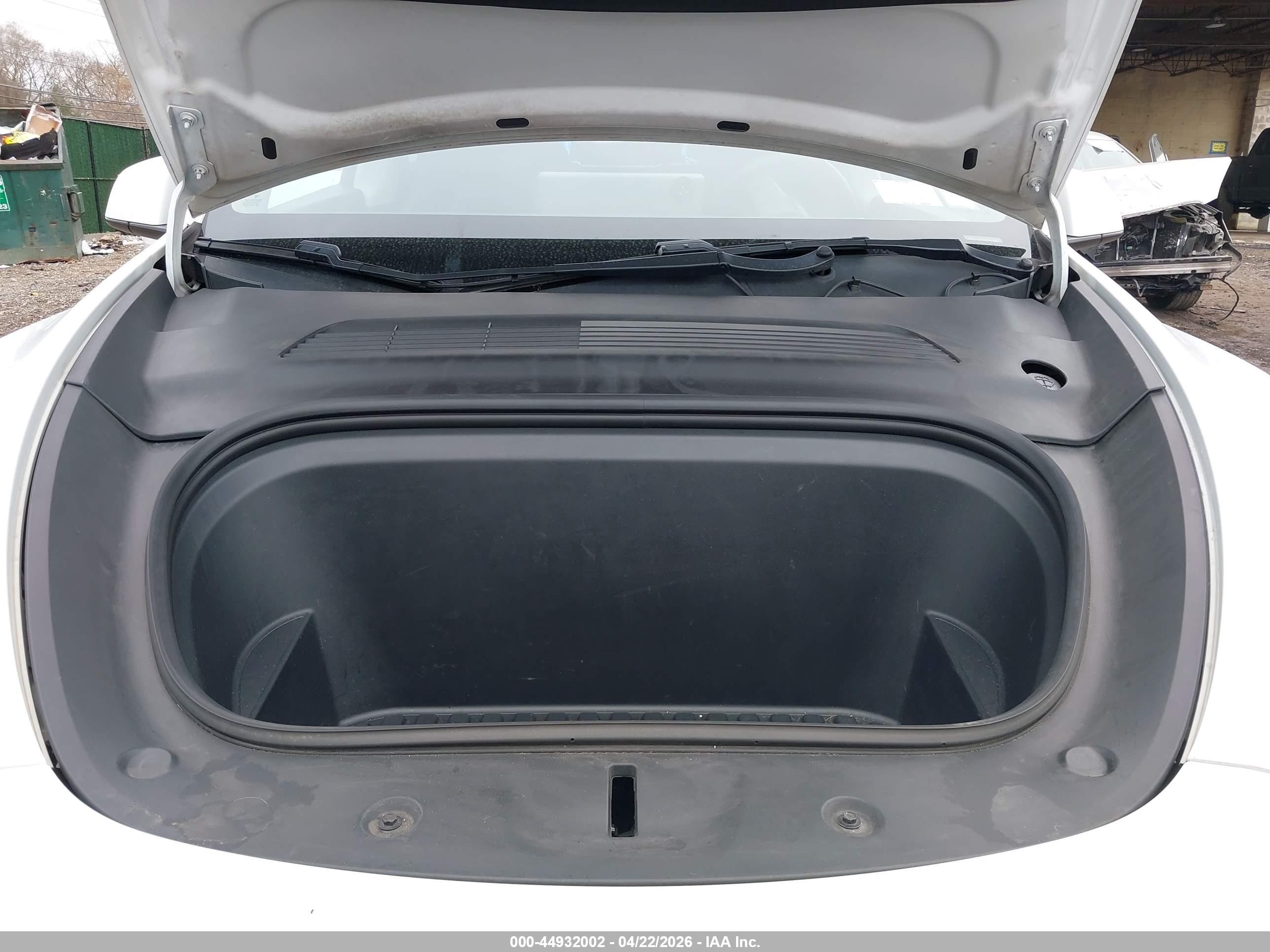 2021 Tesla Model Y Long Range Dual Motor All-wheel Drive Белый vin: 5YJYGDEEXMF065987