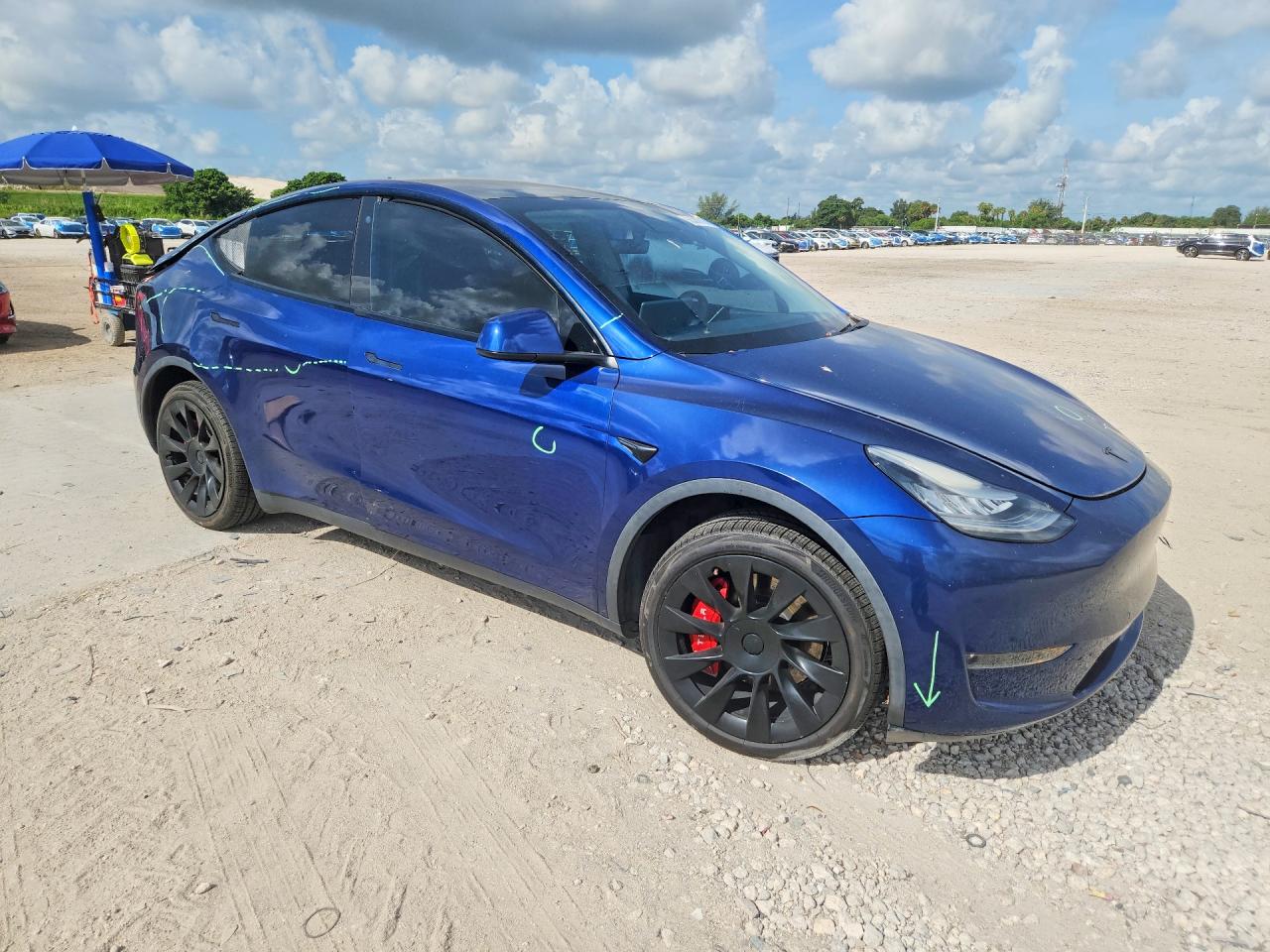 2020 Tesla Model Y Blue vin: 5YJYGDEF1LF000470