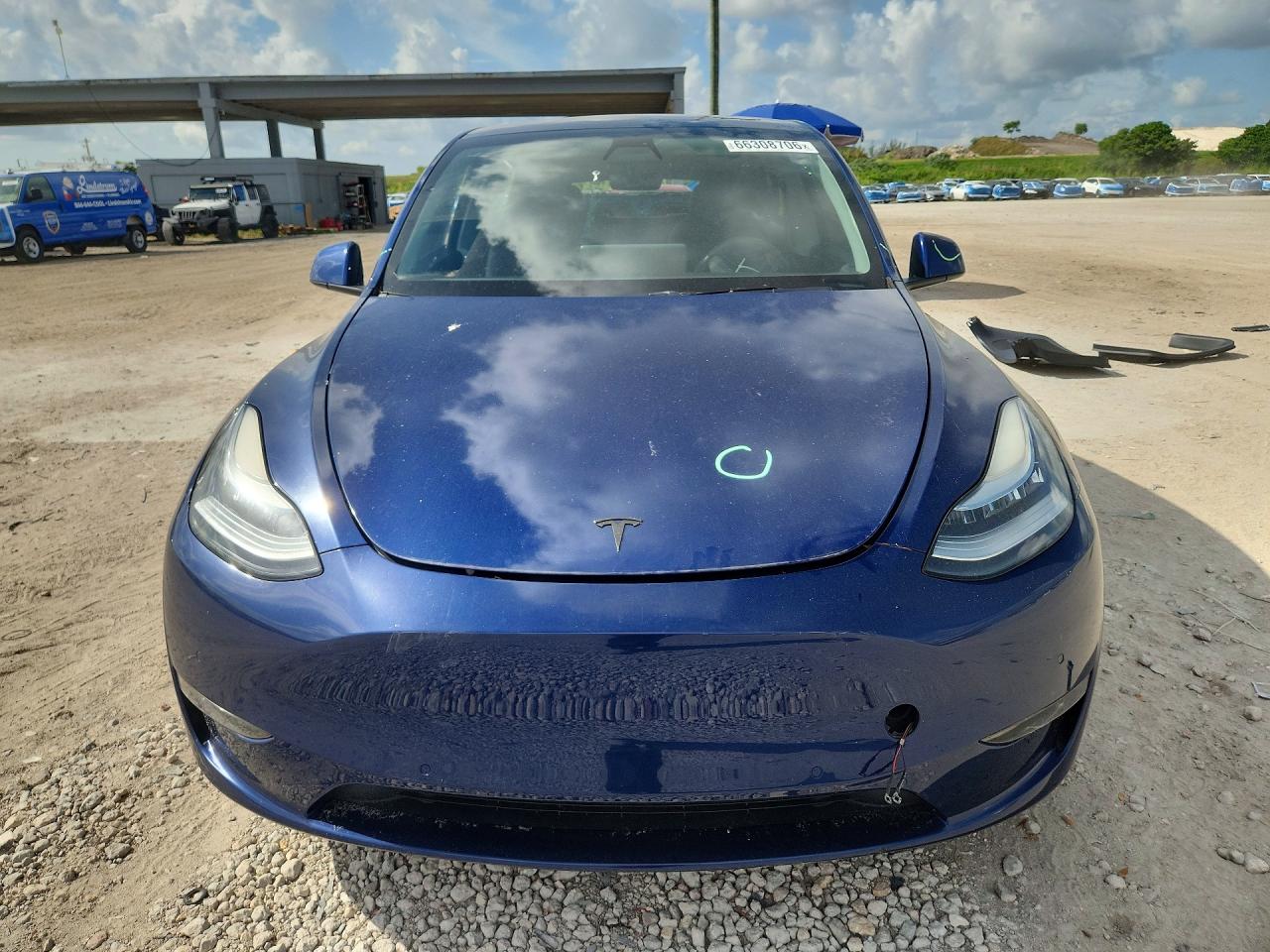 2020 Tesla Model Y Blue vin: 5YJYGDEF1LF000470