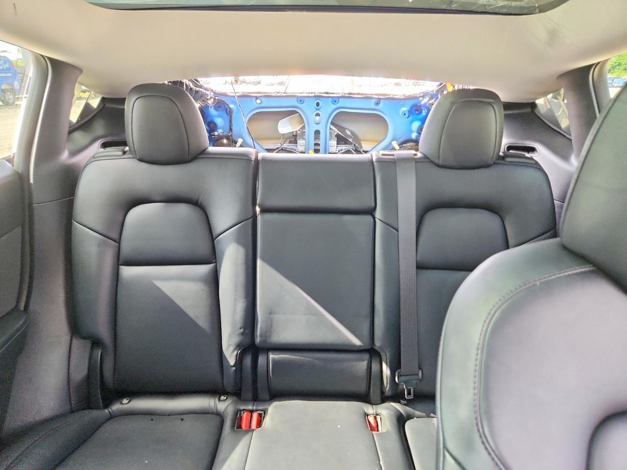 2020 Tesla Model Y Blue vin: 5YJYGDEF1LF000470