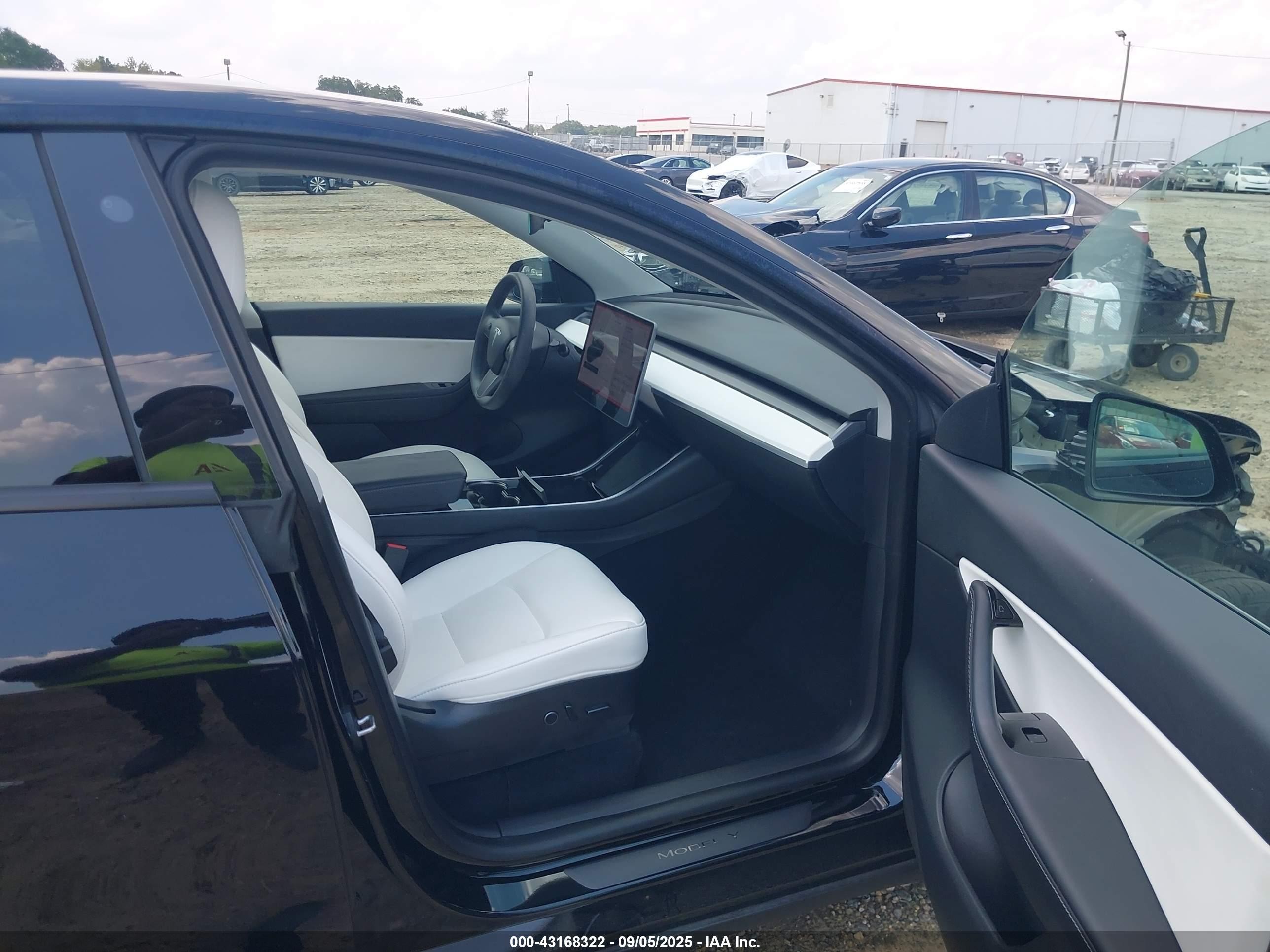 2021 Tesla Model Y Performance Dual Motor All-wheel Drive Black vin: 5YJYGDEF1MF121694