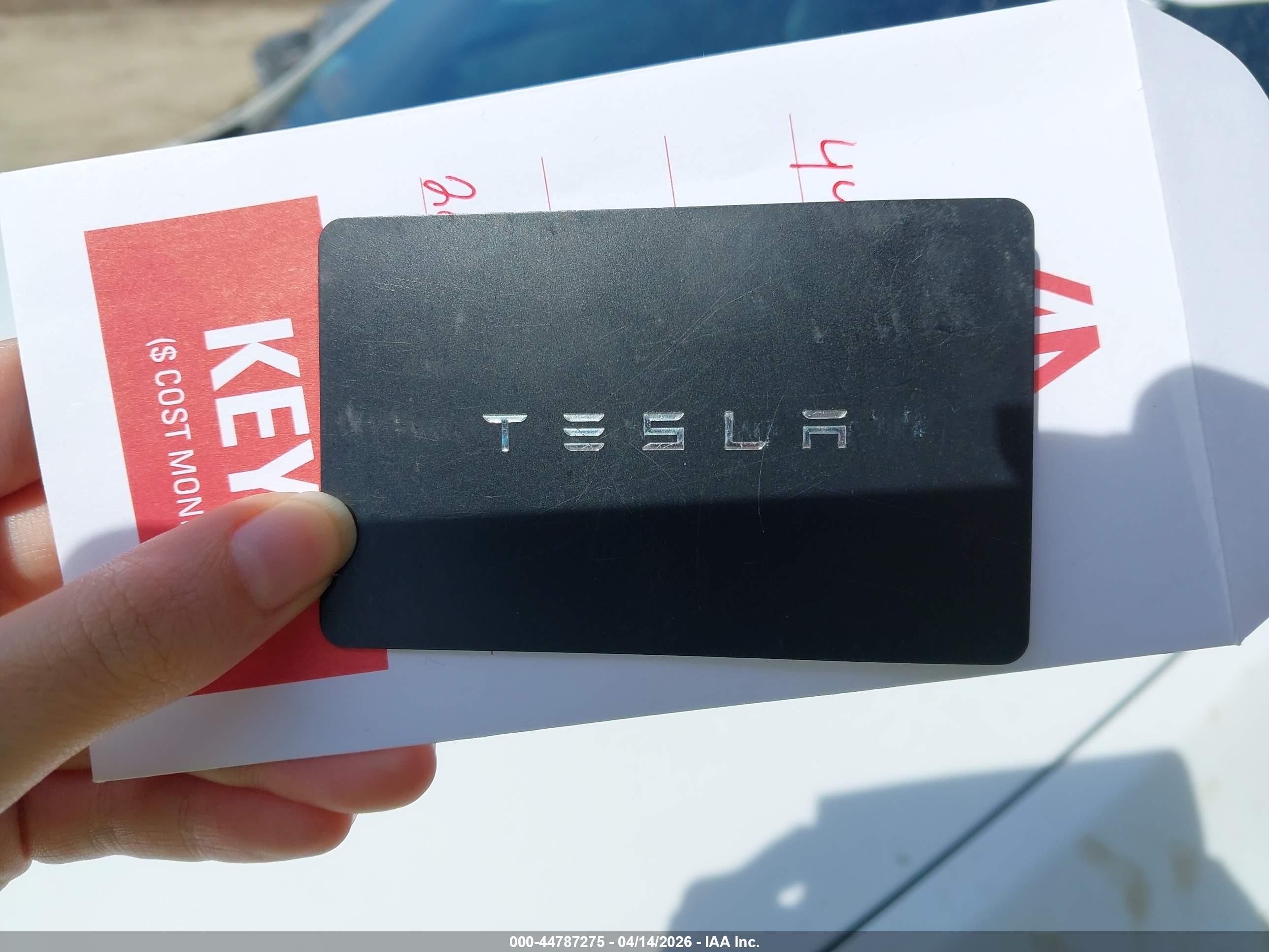 2021 Tesla Model Y Performance Dual Motor All-wheel Drive White vin: 5YJYGDEF3MF249595