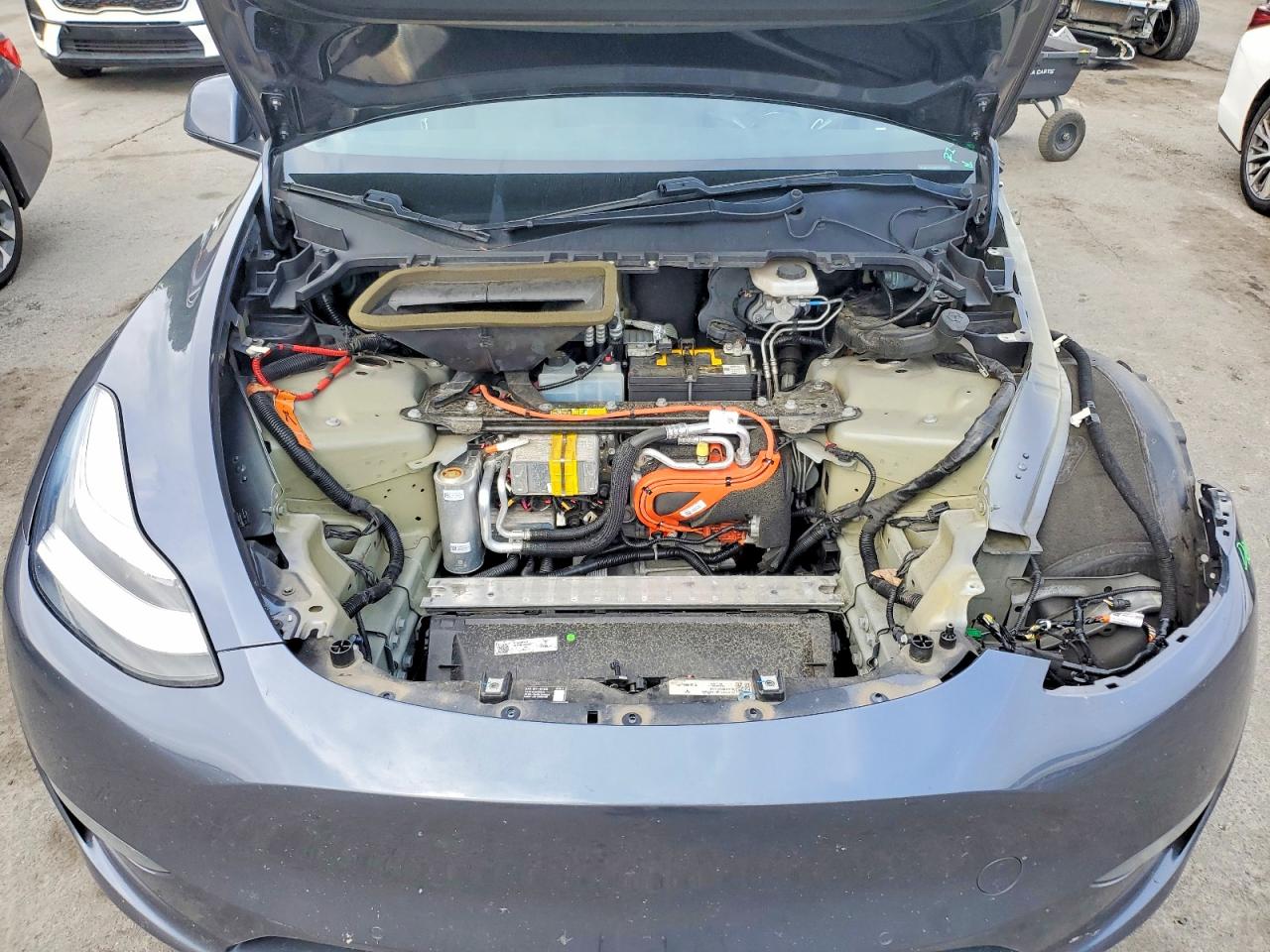 2020 Tesla Model Y Gray vin: 5YJYGDEF4LF001824