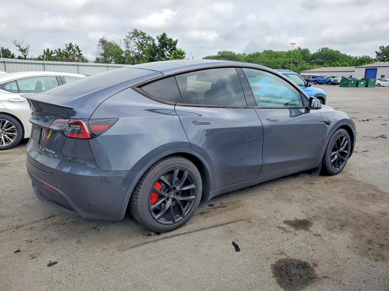 2020 Tesla Model Y Gray vin: 5YJYGDEF4LF001824