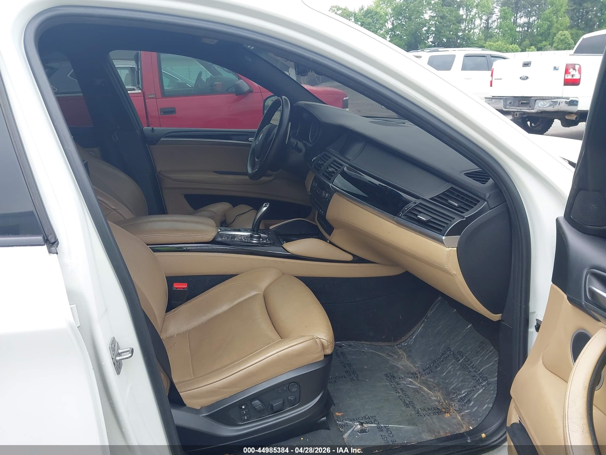 2012 Bmw X6 M   White vin: 5YMGZ0C53CLL29555