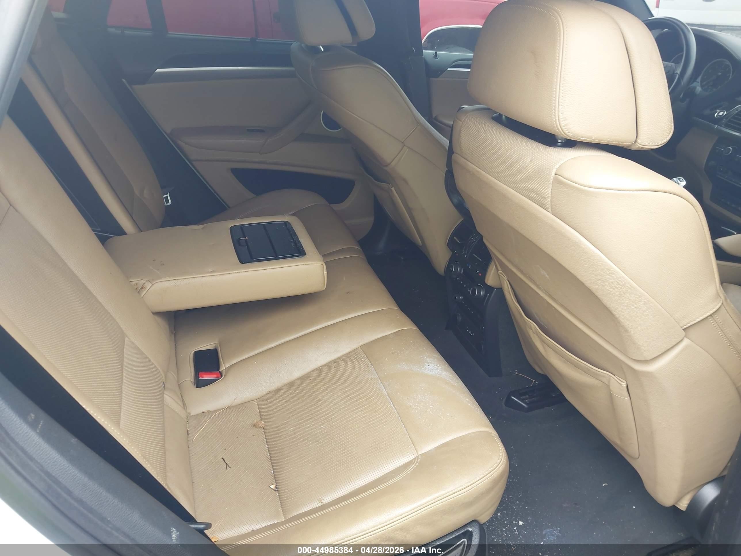 2012 Bmw X6 M   White vin: 5YMGZ0C53CLL29555