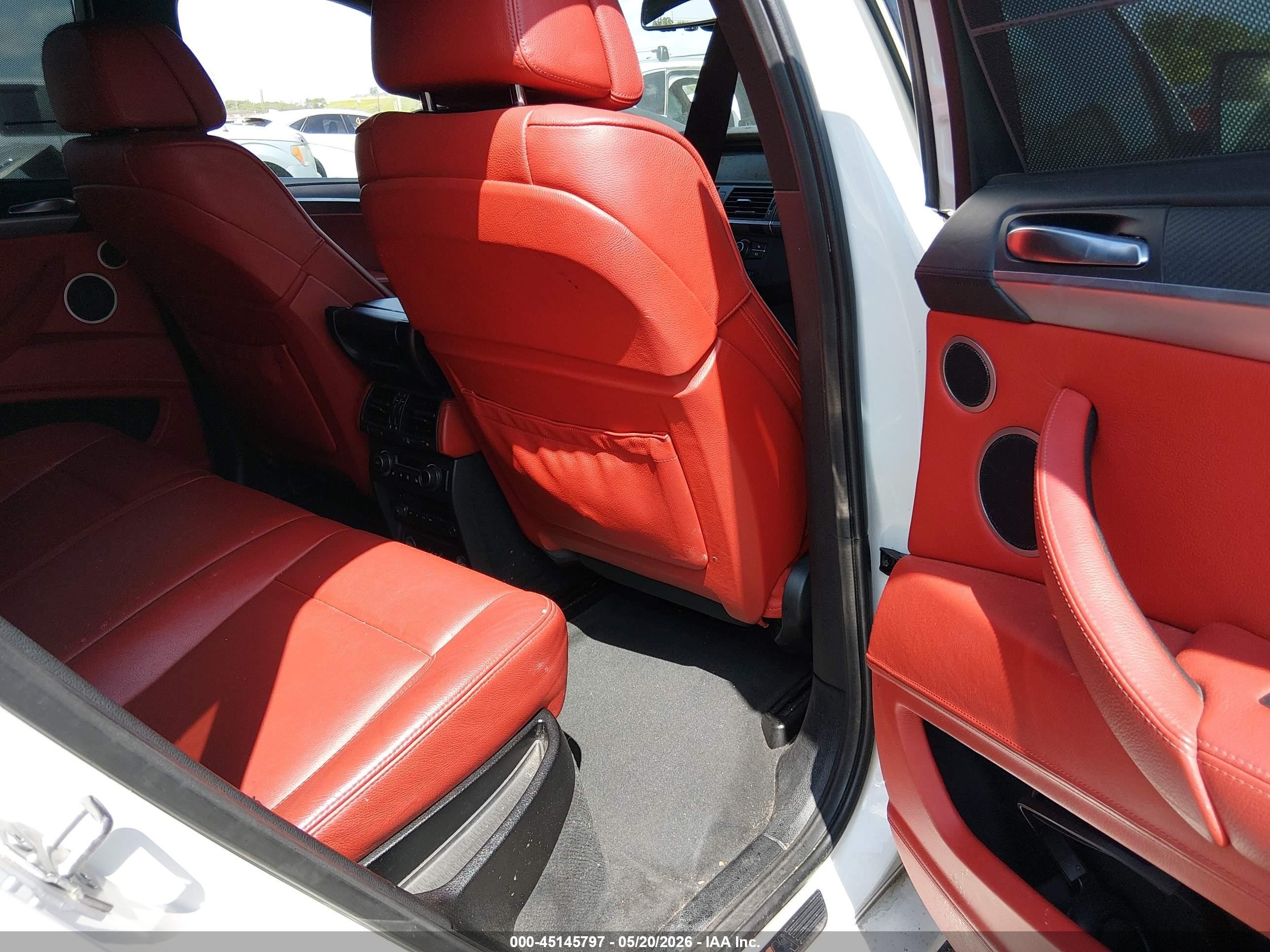 2013 Bmw X6 M   Белый vin: 5YMGZ0C53DLL30190