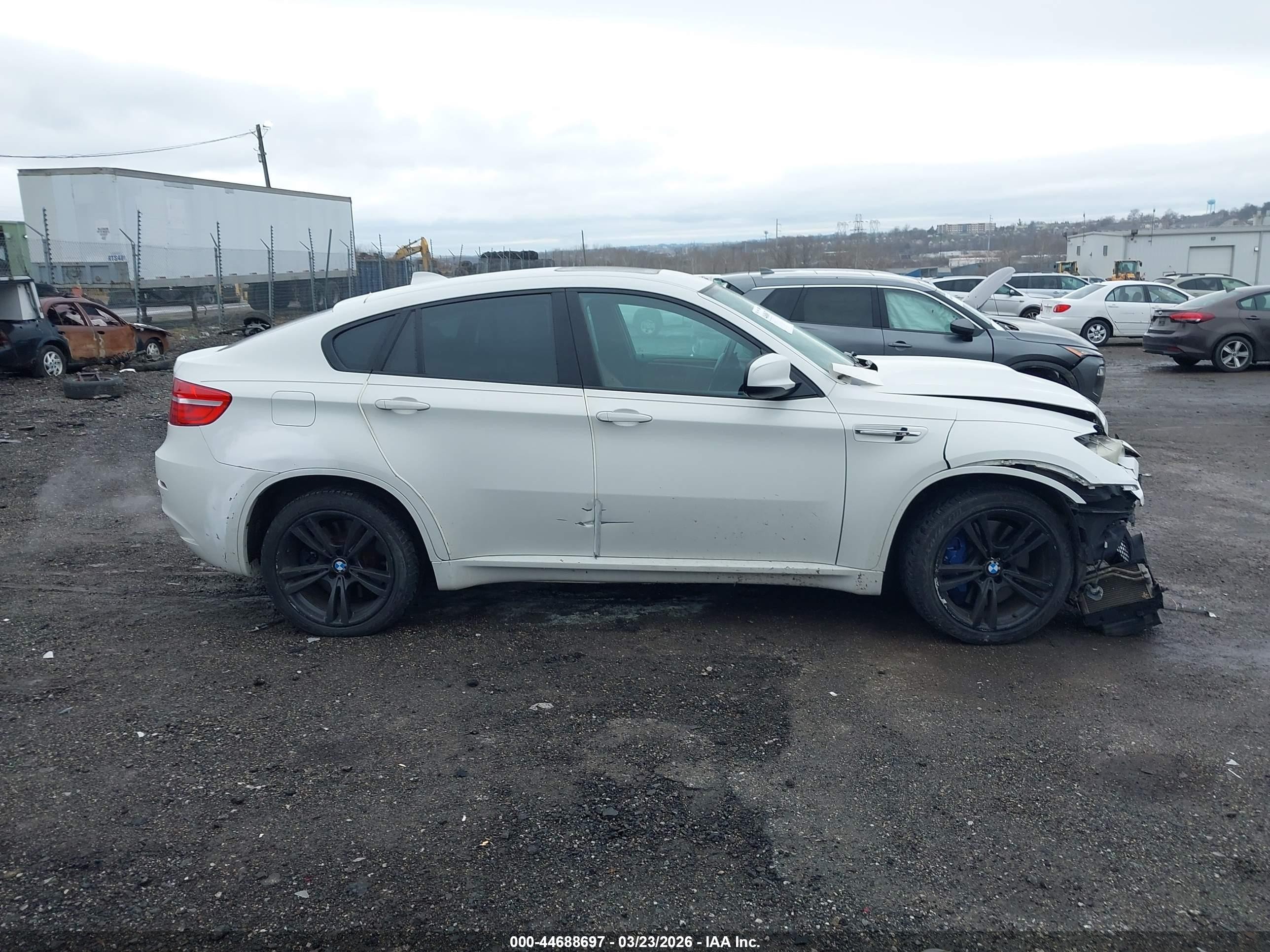 2013 Bmw X6 M   White vin: 5YMGZ0C55DLL29963