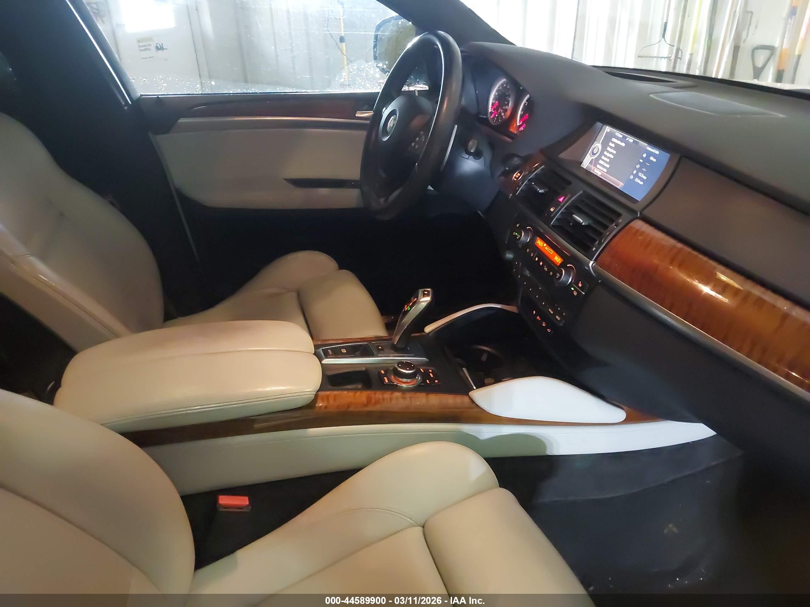 2010 Bmw X6 M   White vin: 5YMGZ0C56ALK13263