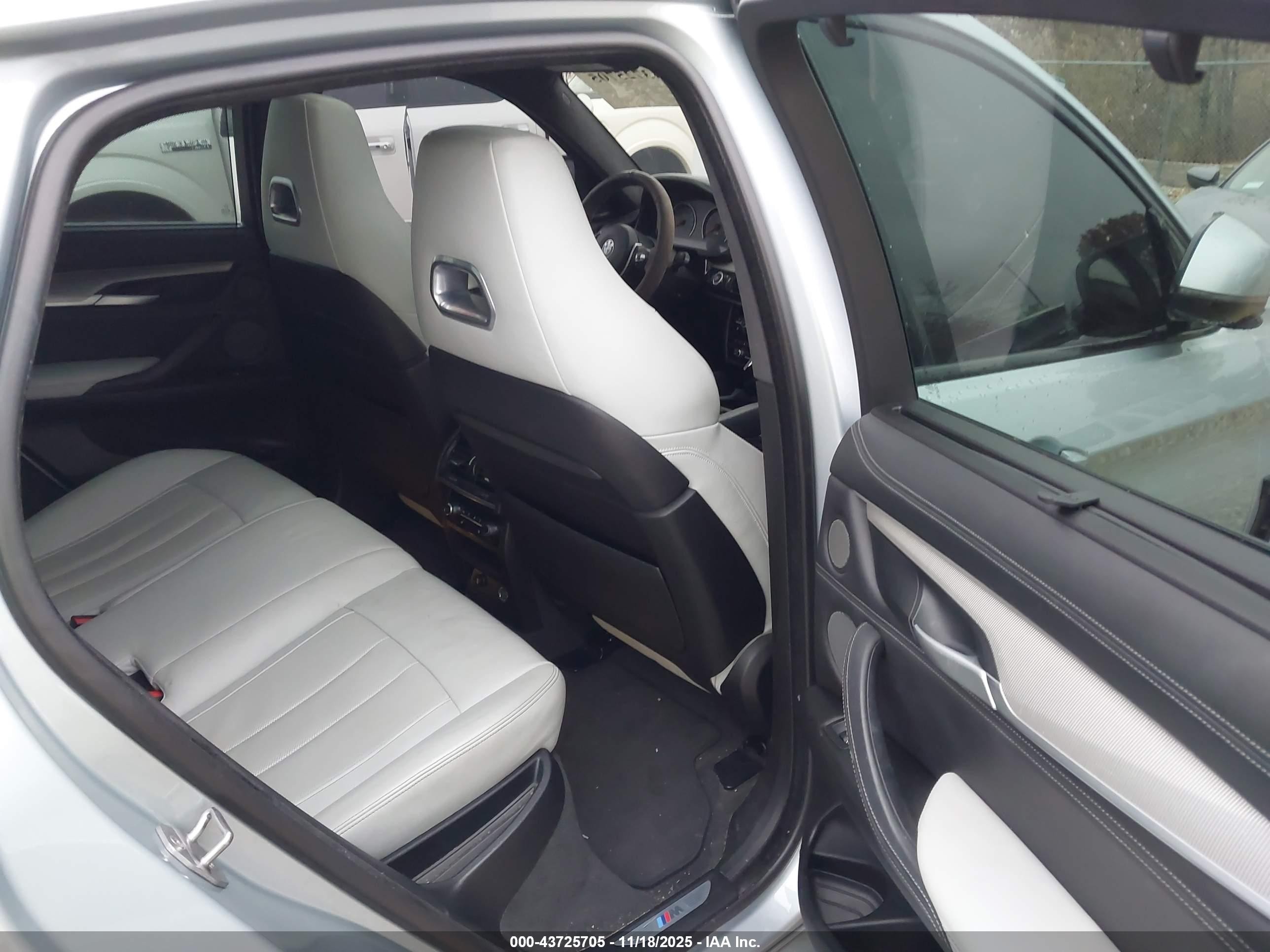 2015 Bmw X6 M   Silver vin: 5YMKW8C56F0R42728