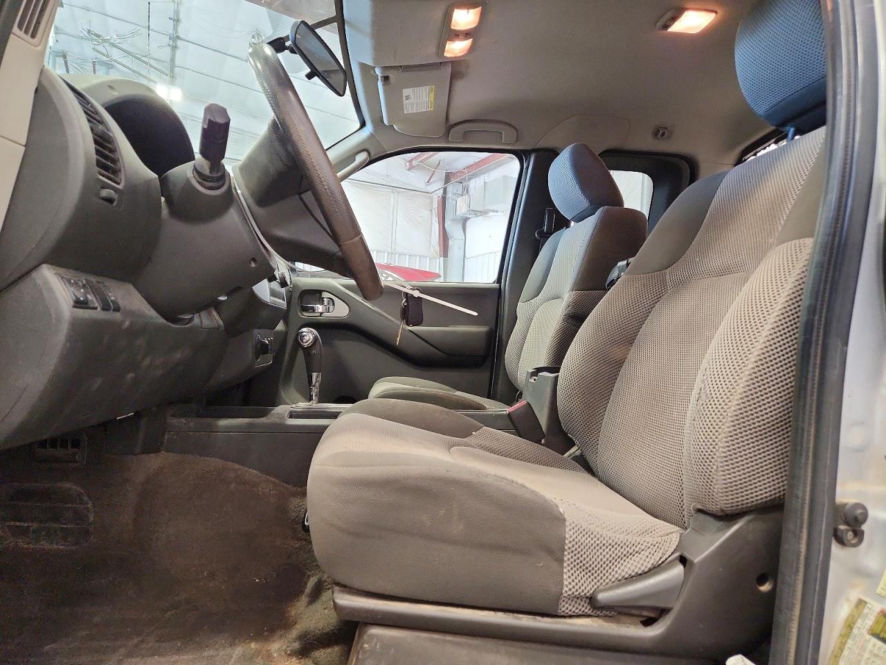 2011 Suzuki Equator Sport Silver vin: 5Z61D0CW9BC420948